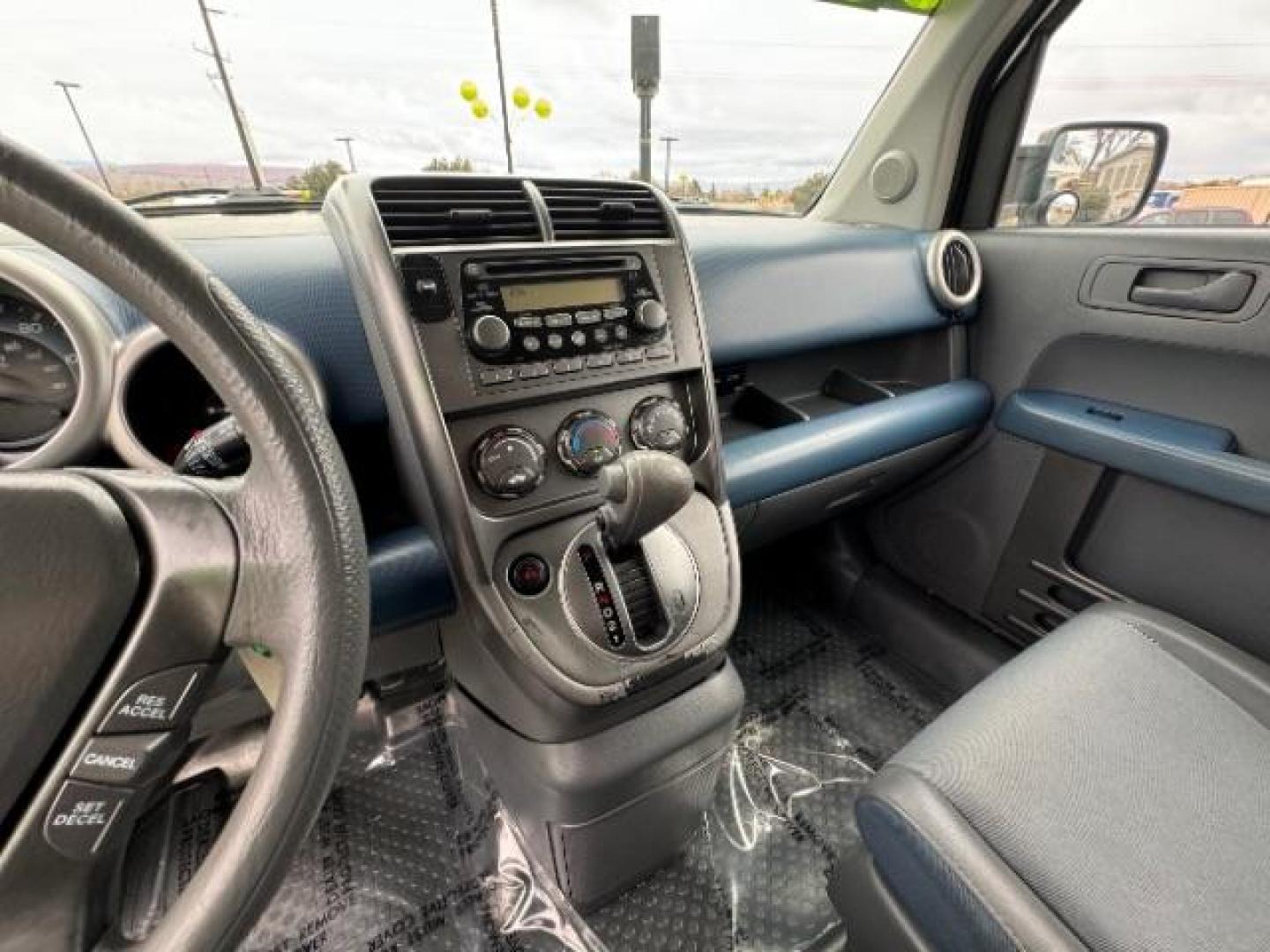 2006 Alabaster Silver Metallic /Gray/Blue Cloth Interior Honda Element EX-P 2WD AT (5J6YH187X6L) with an 2.4L L4 DOHC 16V engine, 4-Speed Automatic transmission, located at 940 North Main Street, Cedar City, UT, 84720, (435) 628-0023, 37.692936, -113.061897 - Photo#20