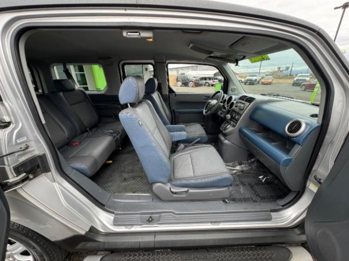 2006 Alabaster Silver Metallic /Gray/Blue Cloth Interior Honda Element EX-P 2WD AT (5J6YH187X6L) with an 2.4L L4 DOHC 16V engine, 4-Speed Automatic transmission, located at 940 North Main Street, Cedar City, UT, 84720, (435) 628-0023, 37.692936, -113.061897 - Photo#29