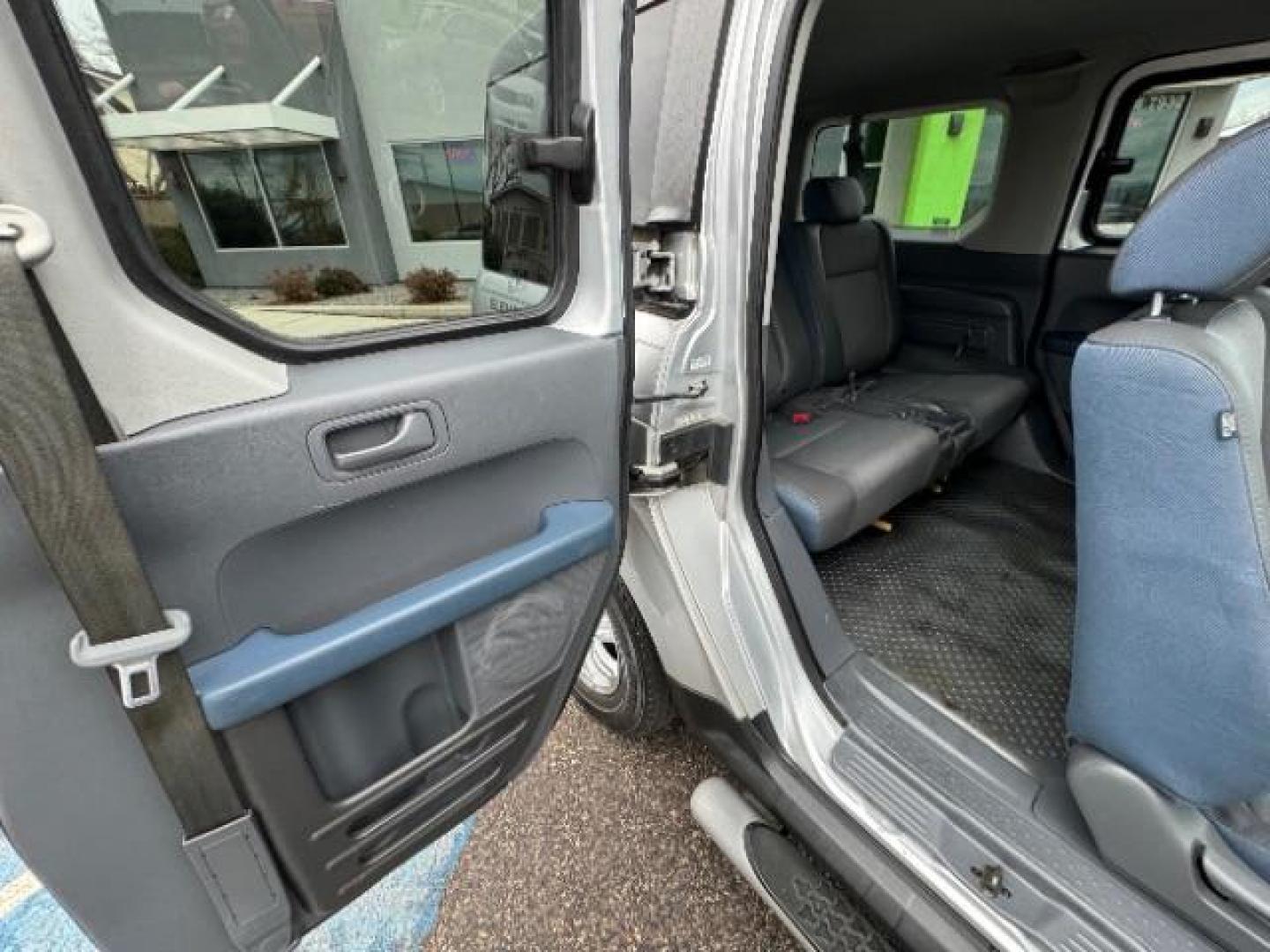 2006 Alabaster Silver Metallic /Gray/Blue Cloth Interior Honda Element EX-P 2WD AT (5J6YH187X6L) with an 2.4L L4 DOHC 16V engine, 4-Speed Automatic transmission, located at 940 North Main Street, Cedar City, UT, 84720, (435) 628-0023, 37.692936, -113.061897 - Photo#30