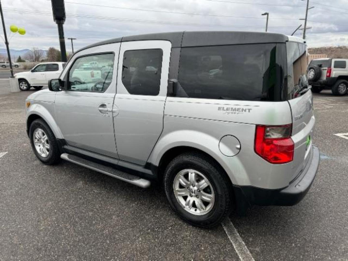 2006 Alabaster Silver Metallic /Gray/Blue Cloth Interior Honda Element EX-P 2WD AT (5J6YH187X6L) with an 2.4L L4 DOHC 16V engine, 4-Speed Automatic transmission, located at 940 North Main Street, Cedar City, UT, 84720, (435) 628-0023, 37.692936, -113.061897 - Photo#6