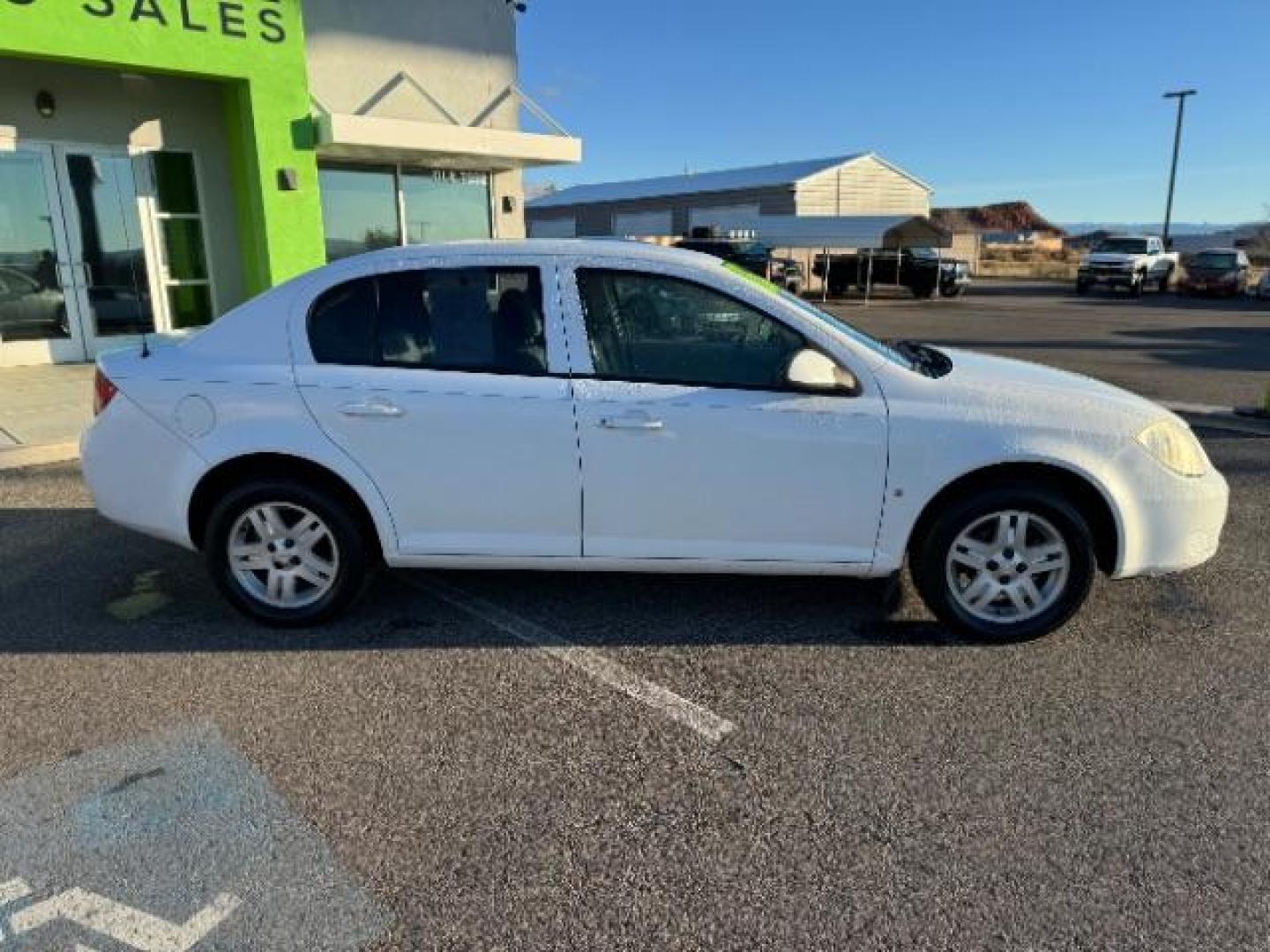 2006 Summit White /Neutral Cloth Interior Chevrolet Cobalt LS Sedan (1G1AK55F667) with an 2.2L L4 DOHC 16V engine, 4-Speed Automatic transmission, located at 940 North Main Street, Cedar City, UT, 84720, (435) 628-0023, 37.692936, -113.061897 - Photo#11