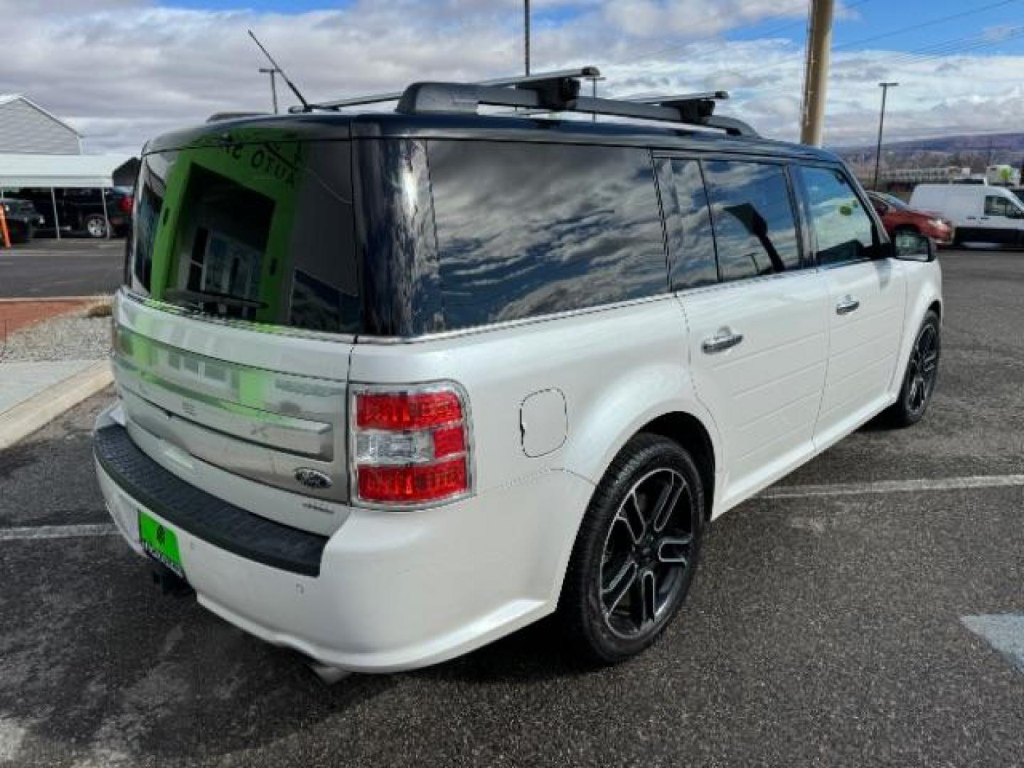 2014 White Platinum Met TC /Charcoal Black Ford Flex Limited AWD w/EcoBoost (2FMHK6DTXEB) with an 3.5L V6 DOHC 24V engine, 6-Speed Automatic Overdrive transmission, located at 1865 East Red Hills Pkwy, St. George, 84770, (435) 628-0023, 37.120850, -113.543640 - We specialize in helping ALL people get the best financing available. No matter your credit score, good, bad or none we can get you an amazing rate. Had a bankruptcy, divorce, or repossessions? We give you the green light to get your credit back on the road. Low down and affordable payments that fit - Photo#9