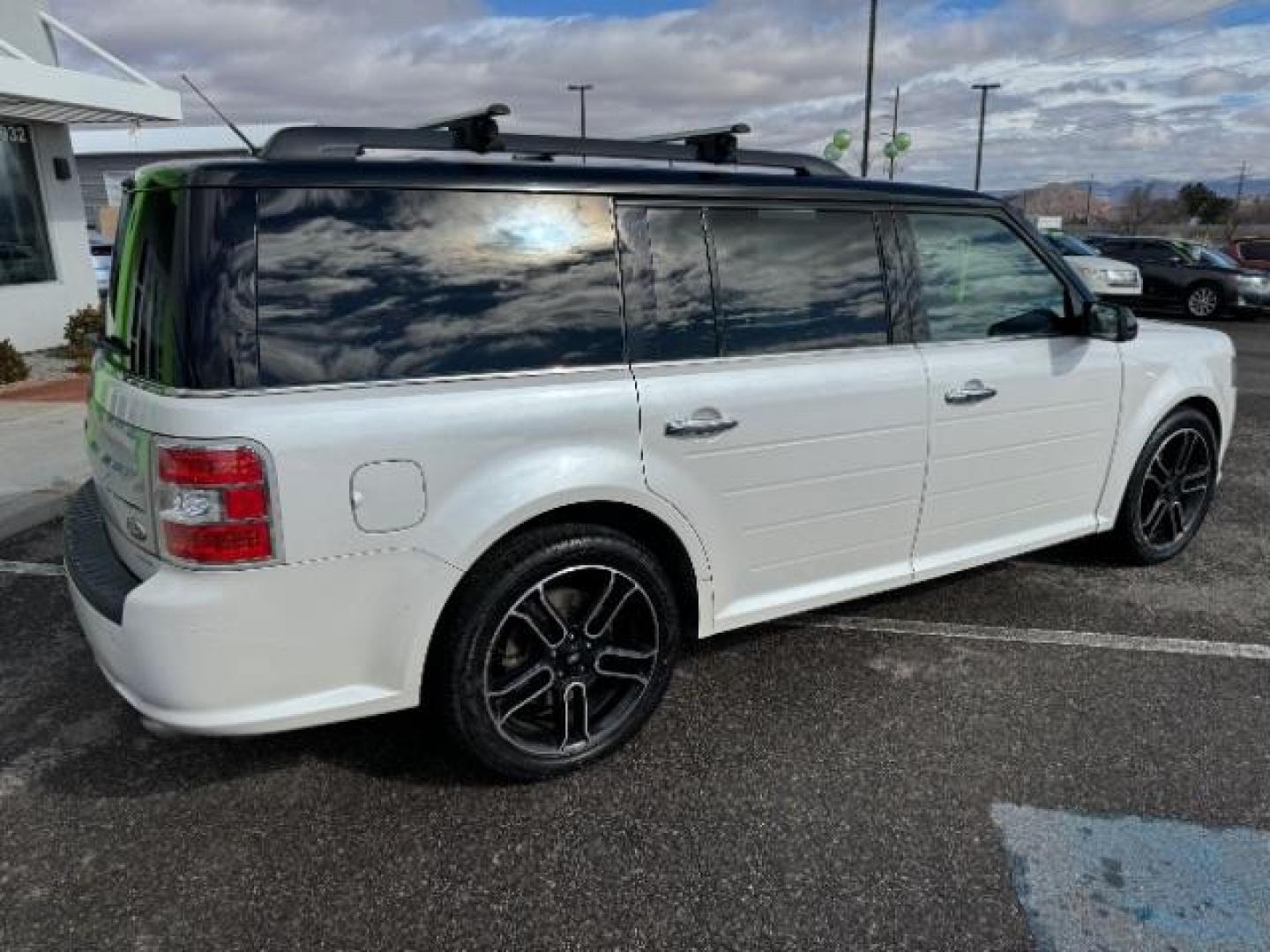 2014 White Platinum Met TC /Charcoal Black Ford Flex Limited AWD w/EcoBoost (2FMHK6DTXEB) with an 3.5L V6 DOHC 24V engine, 6-Speed Automatic Overdrive transmission, located at 1865 East Red Hills Pkwy, St. George, 84770, (435) 628-0023, 37.120850, -113.543640 - We specialize in helping ALL people get the best financing available. No matter your credit score, good, bad or none we can get you an amazing rate. Had a bankruptcy, divorce, or repossessions? We give you the green light to get your credit back on the road. Low down and affordable payments that fit - Photo#10