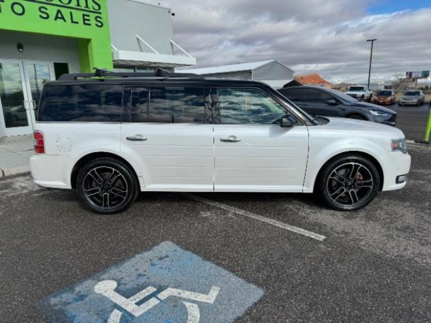 2014 White Platinum Met TC /Charcoal Black Ford Flex Limited AWD w/EcoBoost (2FMHK6DTXEB) with an 3.5L V6 DOHC 24V engine, 6-Speed Automatic Overdrive transmission, located at 1865 East Red Hills Pkwy, St. George, 84770, (435) 628-0023, 37.120850, -113.543640 - We specialize in helping ALL people get the best financing available. No matter your credit score, good, bad or none we can get you an amazing rate. Had a bankruptcy, divorce, or repossessions? We give you the green light to get your credit back on the road. Low down and affordable payments that fit - Photo#11