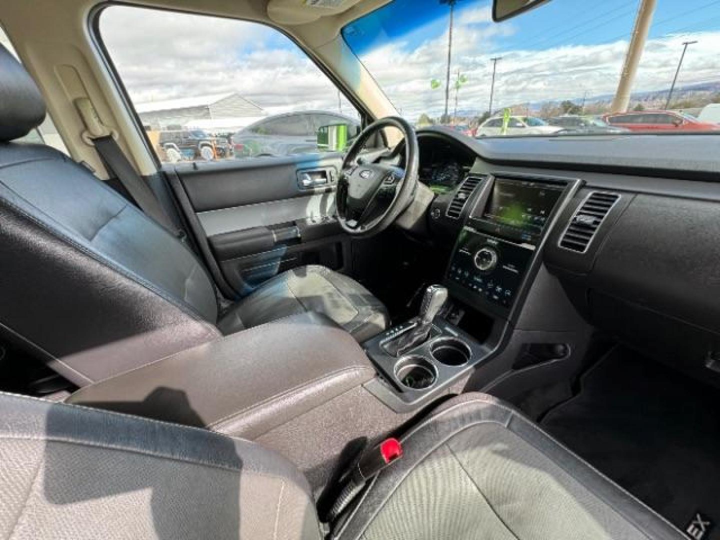 2014 White Platinum Met TC /Charcoal Black Ford Flex Limited AWD w/EcoBoost (2FMHK6DTXEB) with an 3.5L V6 DOHC 24V engine, 6-Speed Automatic Overdrive transmission, located at 1865 East Red Hills Pkwy, St. George, 84770, (435) 628-0023, 37.120850, -113.543640 - We specialize in helping ALL people get the best financing available. No matter your credit score, good, bad or none we can get you an amazing rate. Had a bankruptcy, divorce, or repossessions? We give you the green light to get your credit back on the road. Low down and affordable payments that fit - Photo#41