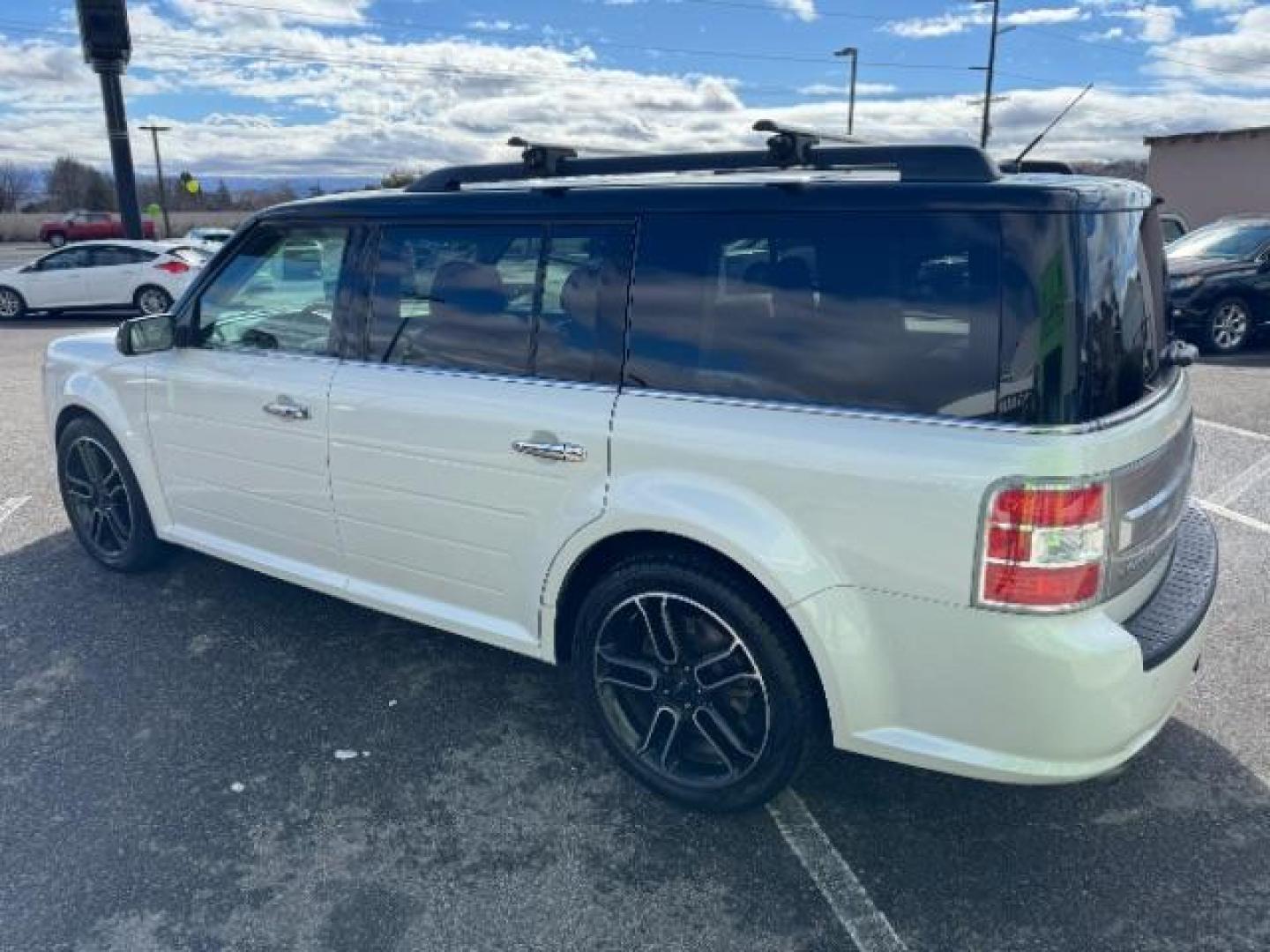 2014 White Platinum Met TC /Charcoal Black Ford Flex Limited AWD w/EcoBoost (2FMHK6DTXEB) with an 3.5L V6 DOHC 24V engine, 6-Speed Automatic Overdrive transmission, located at 1865 East Red Hills Pkwy, St. George, 84770, (435) 628-0023, 37.120850, -113.543640 - We specialize in helping ALL people get the best financing available. No matter your credit score, good, bad or none we can get you an amazing rate. Had a bankruptcy, divorce, or repossessions? We give you the green light to get your credit back on the road. Low down and affordable payments that fit - Photo#6