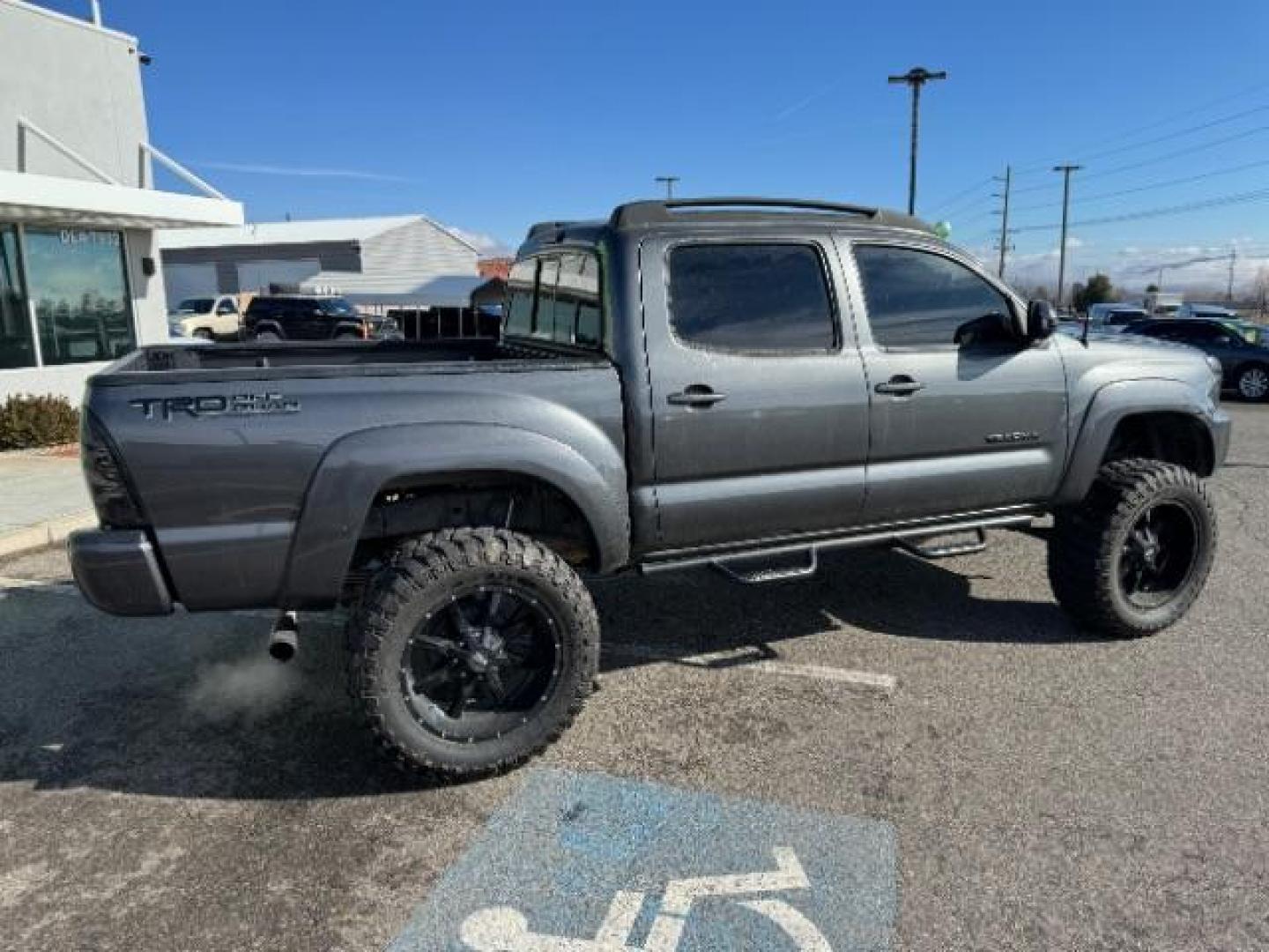 2013 Magnetic Gray Metallic /Graphite Cloth Interior Toyota Tacoma PreRunner Double Cab V6 Auto 2WD (3TMJU4GN0DM) with an 4.0L V6 DOHC 24V engine, 5-Speed Automatic transmission, located at 1865 East Red Hills Pkwy, St. George, 84770, (435) 628-0023, 37.120850, -113.543640 - Photo#10