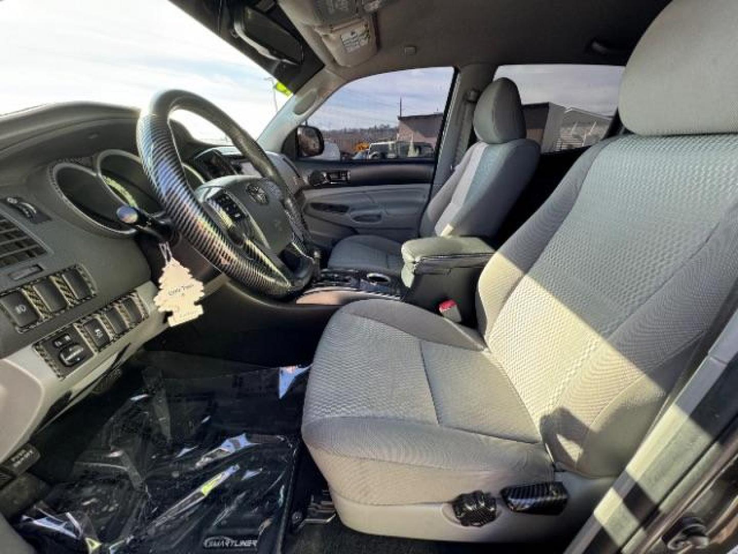 2013 Magnetic Gray Metallic /Graphite Cloth Interior Toyota Tacoma PreRunner Double Cab V6 Auto 2WD (3TMJU4GN0DM) with an 4.0L V6 DOHC 24V engine, 5-Speed Automatic transmission, located at 1865 East Red Hills Pkwy, St. George, 84770, (435) 628-0023, 37.120850, -113.543640 - Photo#18