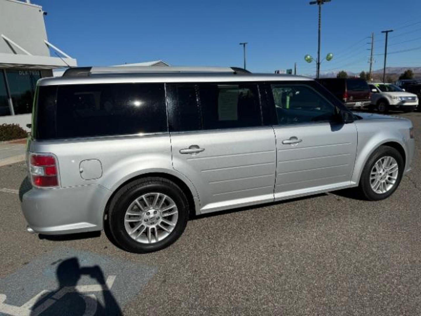 2014 Ingot Silver Metallic /Charcoal Black Ford Flex SEL FWD (2FMGK5C85EB) with an 3.5L V6 DOHC 24V engine, 6-Speed Automatic Overdrive transmission, located at 940 North Main Street, Cedar City, UT, 84720, (435) 628-0023, 37.692936, -113.061897 - Photo#10