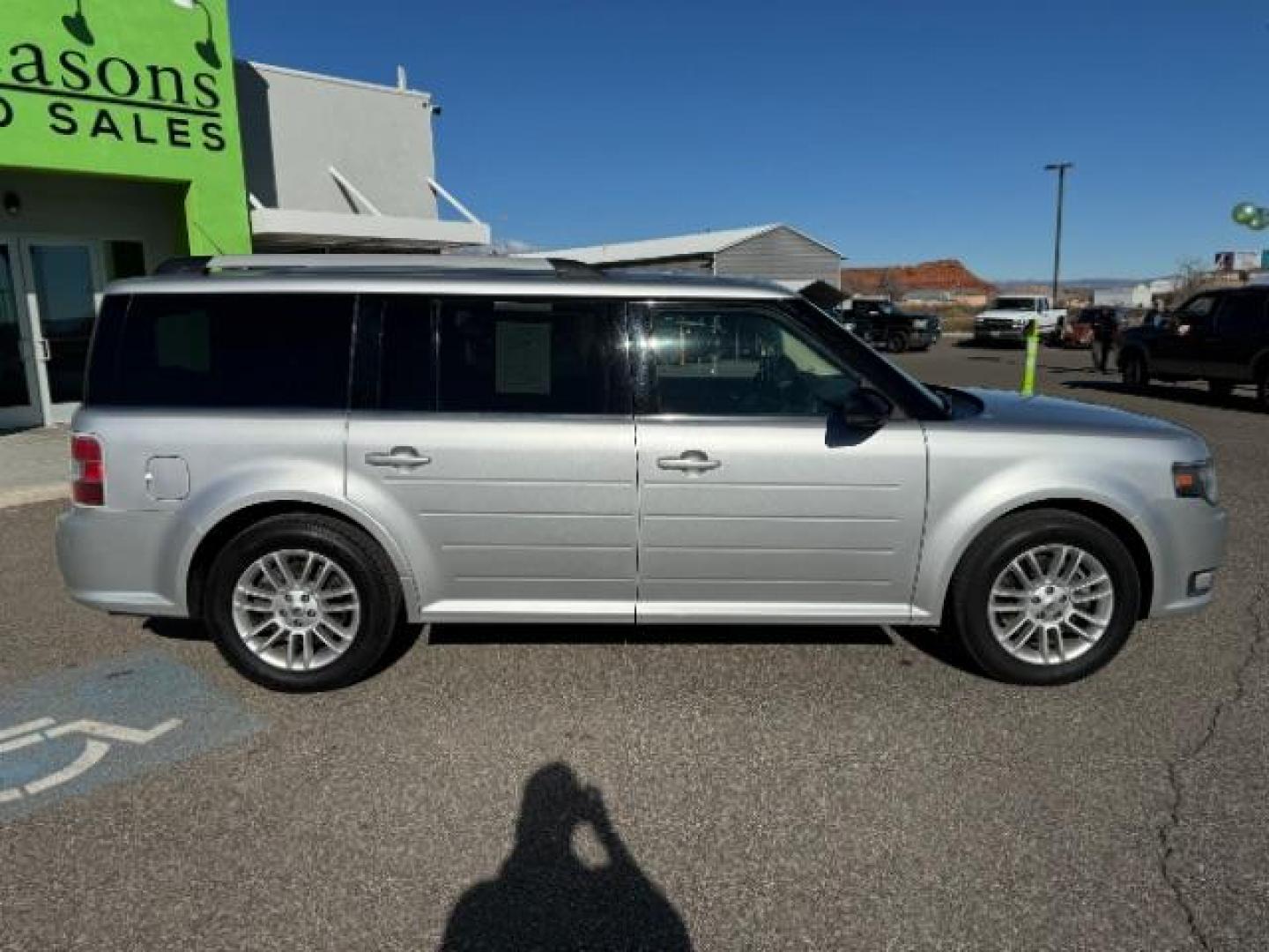 2014 Ingot Silver Metallic /Charcoal Black Ford Flex SEL FWD (2FMGK5C85EB) with an 3.5L V6 DOHC 24V engine, 6-Speed Automatic Overdrive transmission, located at 940 North Main Street, Cedar City, UT, 84720, (435) 628-0023, 37.692936, -113.061897 - Photo#11