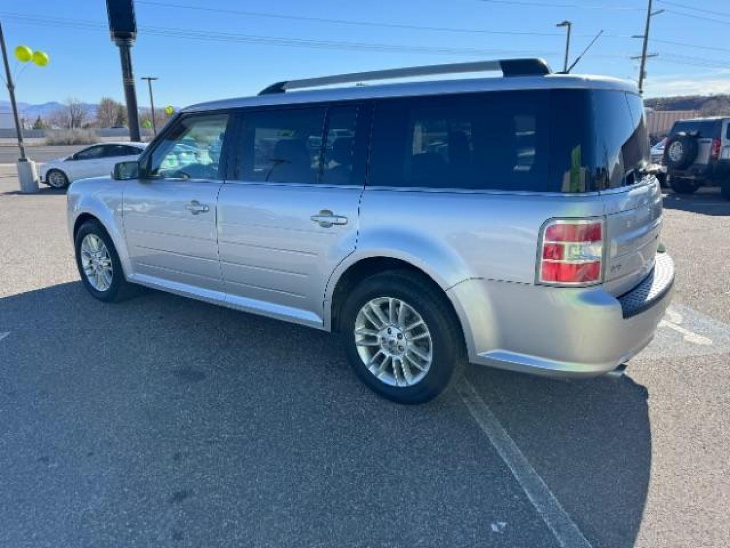 2014 Ingot Silver Metallic /Charcoal Black Ford Flex SEL FWD (2FMGK5C85EB) with an 3.5L V6 DOHC 24V engine, 6-Speed Automatic Overdrive transmission, located at 940 North Main Street, Cedar City, UT, 84720, (435) 628-0023, 37.692936, -113.061897 - Photo#6