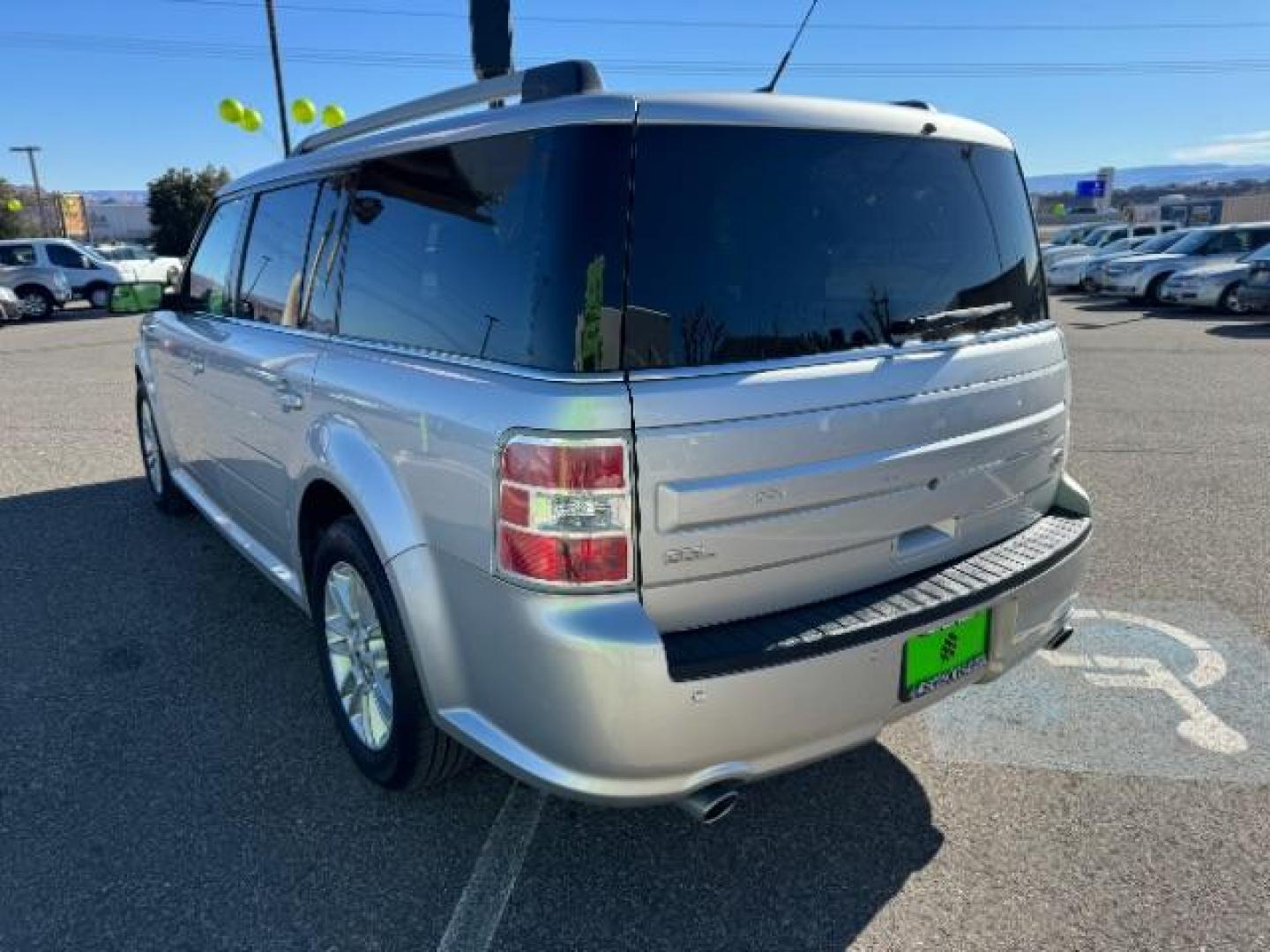 2014 Ingot Silver Metallic /Charcoal Black Ford Flex SEL FWD (2FMGK5C85EB) with an 3.5L V6 DOHC 24V engine, 6-Speed Automatic Overdrive transmission, located at 940 North Main Street, Cedar City, UT, 84720, (435) 628-0023, 37.692936, -113.061897 - Photo#7