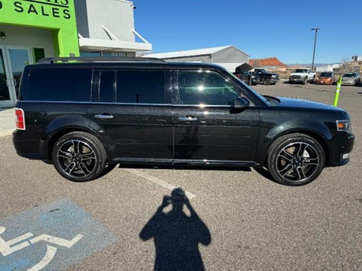 2014 Tuxedo Black Metallic /Charcoal Black Ford Flex Limited FWD (2FMGK5D8XEB) with an 3.5L V6 DOHC 24V engine, 6-Speed Automatic Overdrive transmission, located at 1865 East Red Hills Pkwy, St. George, 84770, (435) 628-0023, 37.120850, -113.543640 - We specialize in helping ALL people get the best financing available. No matter your credit score, good, bad or none we can get you an amazing rate. Had a bankruptcy, divorce, or repossessions? We give you the green light to get your credit back on the road. Low down and affordable payments that fit - Photo#11