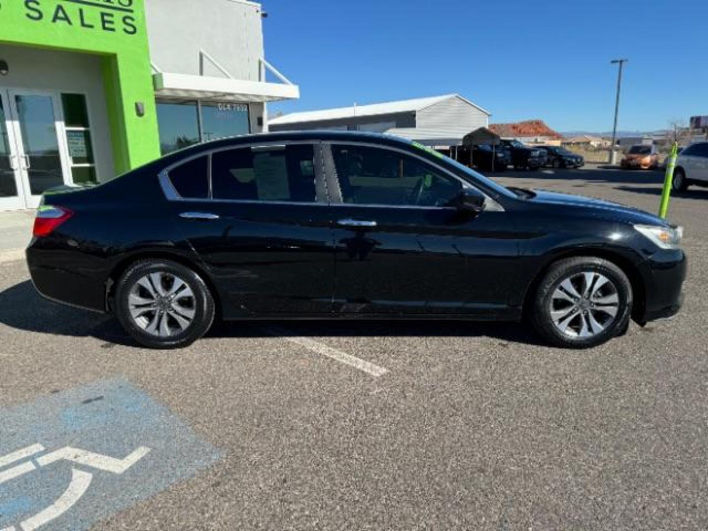 2013 Crystal Black Pearl /Black Cloth Interior Honda Accord LX Sedan CVT (1HGCR2F33DA) with an 2.4L L4 DOHC 16V engine, Continuously Variable Transmission transmission, located at 940 North Main Street, Cedar City, UT, 84720, (435) 628-0023, 37.692936, -113.061897 - Photo#11