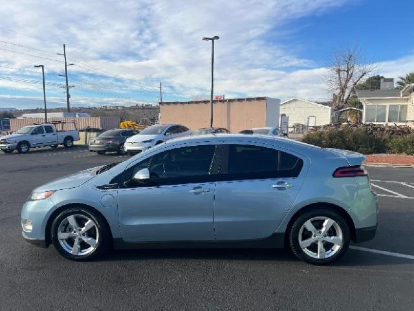 2015 Light Blue /Black Leather Interior Chevrolet Volt Premium w/ Navigatio (1G1RD6E44FU) with an 1.4L L4 DOHC 16V PLU engine, Continuously Variabl transmission, located at 940 North Main Street, Cedar City, UT, 84720, (435) 628-0023, 37.692936, -113.061897 - Photo#3