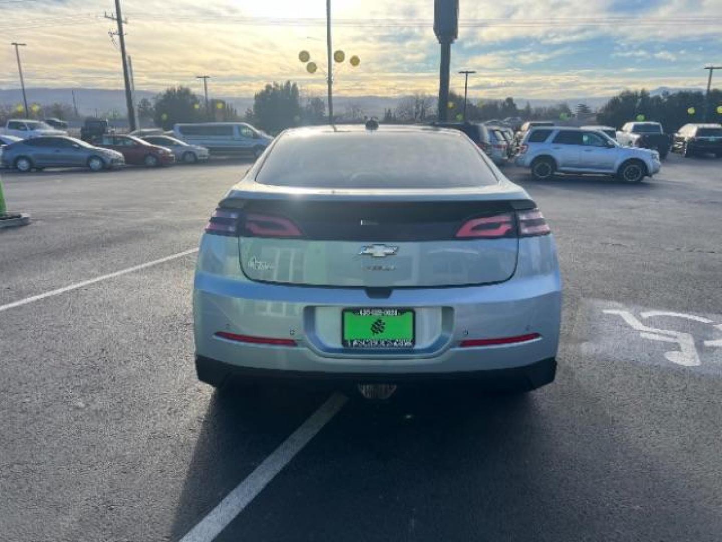 2015 Light Blue /Black Leather Interior Chevrolet Volt Premium w/ Navigatio (1G1RD6E44FU) with an 1.4L L4 DOHC 16V PLU engine, Continuously Variabl transmission, located at 940 North Main Street, Cedar City, UT, 84720, (435) 628-0023, 37.692936, -113.061897 - Photo#5