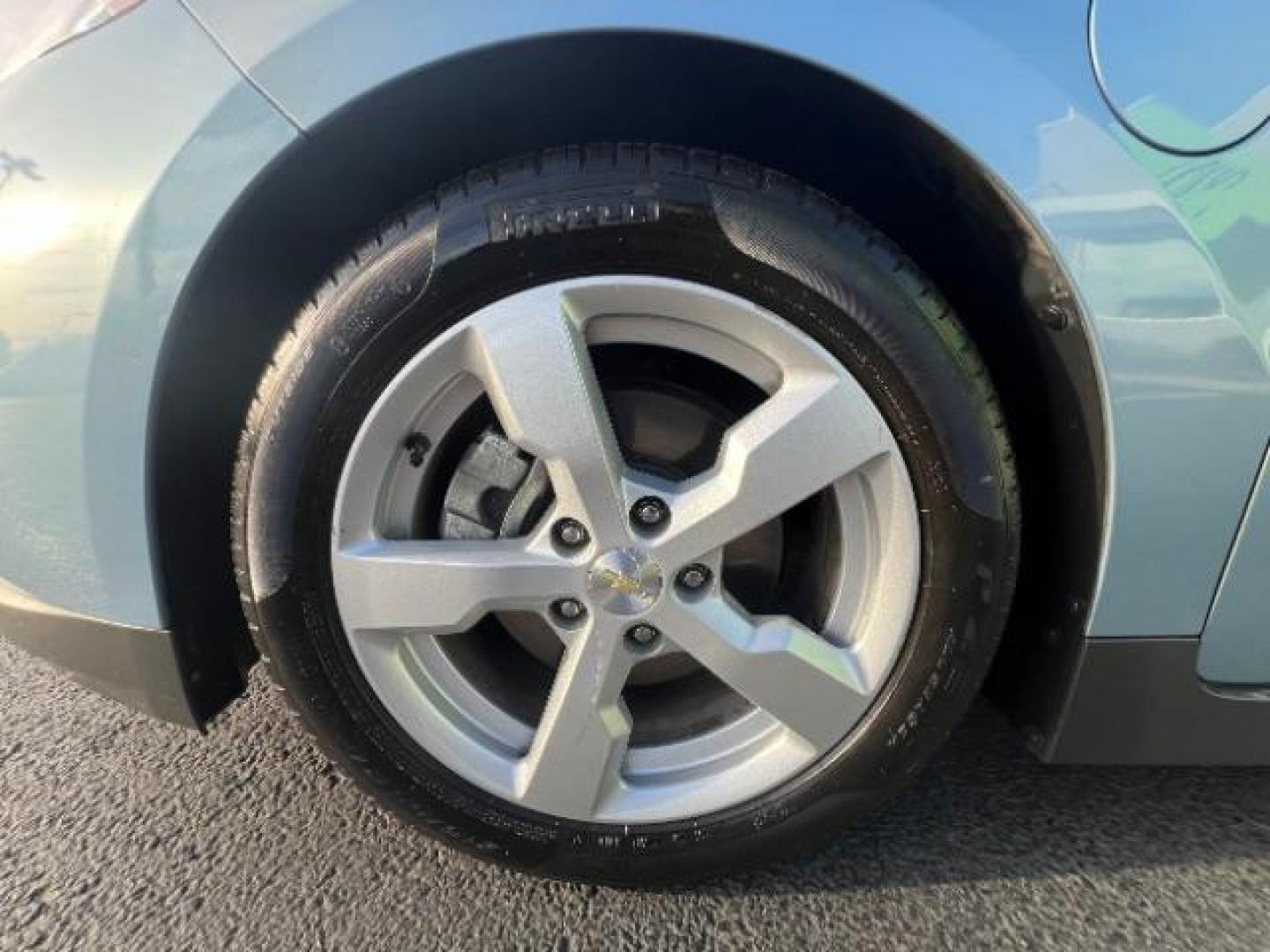 2015 Light Blue /Black Leather Interior Chevrolet Volt Premium w/ Navigatio (1G1RD6E44FU) with an 1.4L L4 DOHC 16V PLU engine, Continuously Variabl transmission, located at 940 North Main Street, Cedar City, UT, 84720, (435) 628-0023, 37.692936, -113.061897 - Photo#11