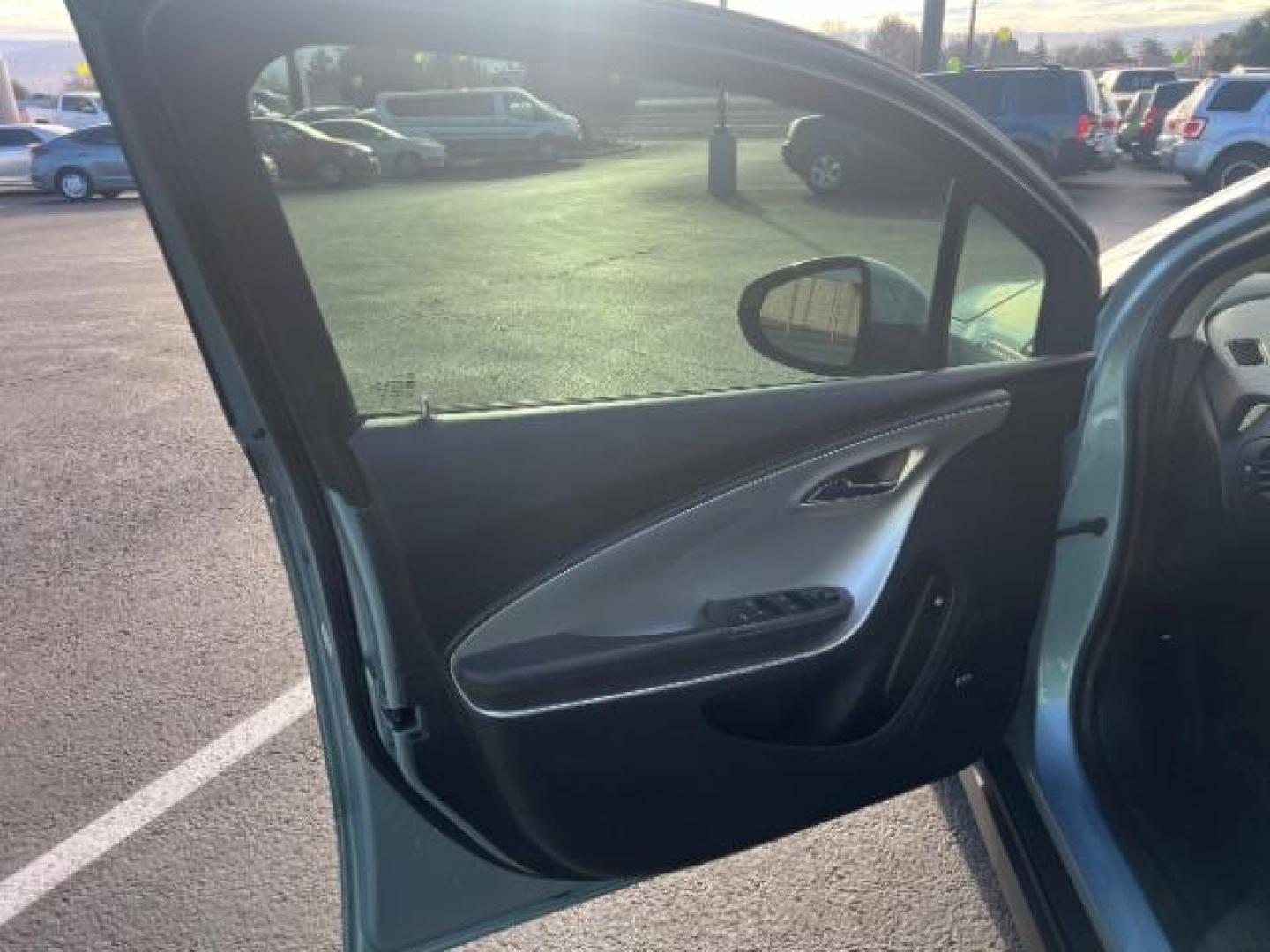 2015 Light Blue /Black Leather Interior Chevrolet Volt Premium w/ Navigatio (1G1RD6E44FU) with an 1.4L L4 DOHC 16V PLU engine, Continuously Variabl transmission, located at 940 North Main Street, Cedar City, UT, 84720, (435) 628-0023, 37.692936, -113.061897 - Photo#12