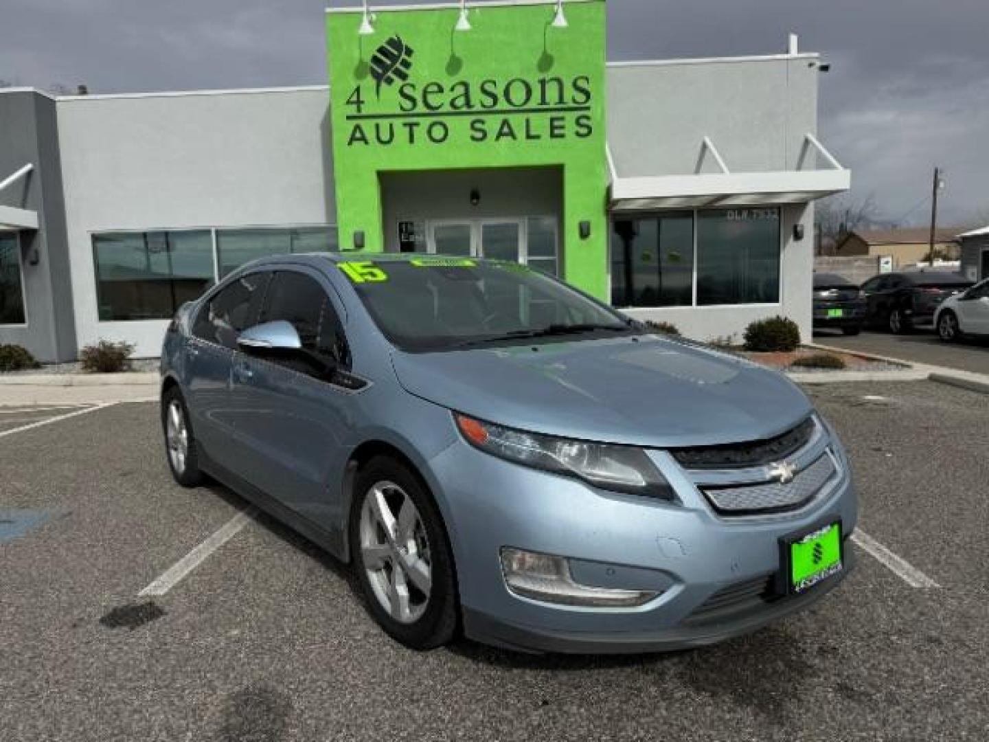 2015 Silver Topaz Metallic Chevrolet Volt Premium w/ Navigation (1G1RD6E44FU) with an 1.4L L4 DOHC 16V PLUG-IN HYBRID engine, Continuously Variable Transmission transmission, located at 940 North Main Street, Cedar City, UT, 84720, (435) 628-0023, 37.692936, -113.061897 - ***This vehicle qualifies for the EV/Hybrid tax rebate of up to $4,000*** We are setup with the IRS to recieve direct payments within 72 hours. We file the rebate online with IRS and can credit it to your down payment, reduce the sales price OR give you cashback!! These cars will not last and can o - Photo#0