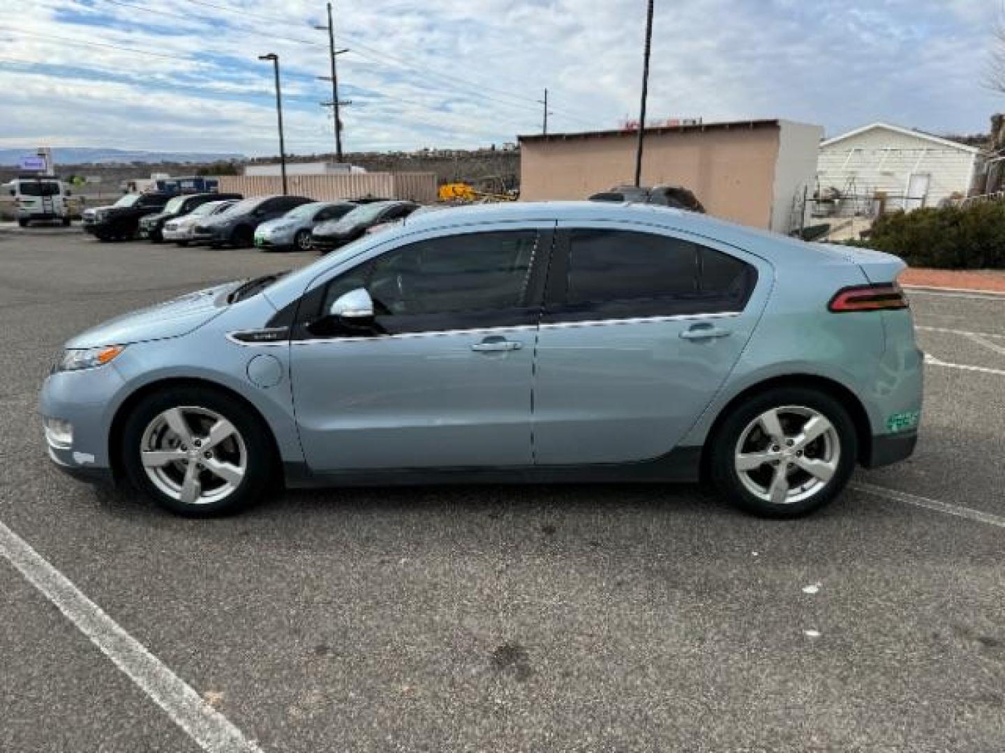 2015 Silver Topaz Metallic Chevrolet Volt Premium w/ Navigation (1G1RD6E44FU) with an 1.4L L4 DOHC 16V PLUG-IN HYBRID engine, Continuously Variable Transmission transmission, located at 940 North Main Street, Cedar City, UT, 84720, (435) 628-0023, 37.692936, -113.061897 - ***This vehicle qualifies for the EV/Hybrid tax rebate of up to $4,000*** We are setup with the IRS to recieve direct payments within 72 hours. We file the rebate online with IRS and can credit it to your down payment, reduce the sales price OR give you cashback!! These cars will not last and can o - Photo#6