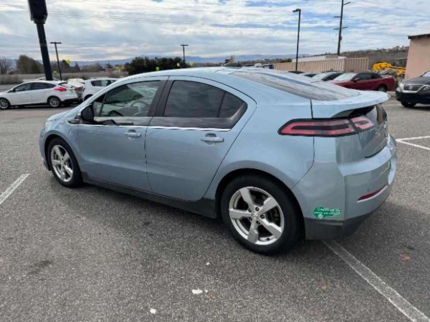 2015 Silver Topaz Metallic Chevrolet Volt Premium w/ Navigation (1G1RD6E44FU) with an 1.4L L4 DOHC 16V PLUG-IN HYBRID engine, Continuously Variable Transmission transmission, located at 940 North Main Street, Cedar City, UT, 84720, (435) 628-0023, 37.692936, -113.061897 - ***This vehicle qualifies for the EV/Hybrid tax rebate of up to $4,000*** We are setup with the IRS to recieve direct payments within 72 hours. We file the rebate online with IRS and can credit it to your down payment, reduce the sales price OR give you cashback!! These cars will not last and can o - Photo#7