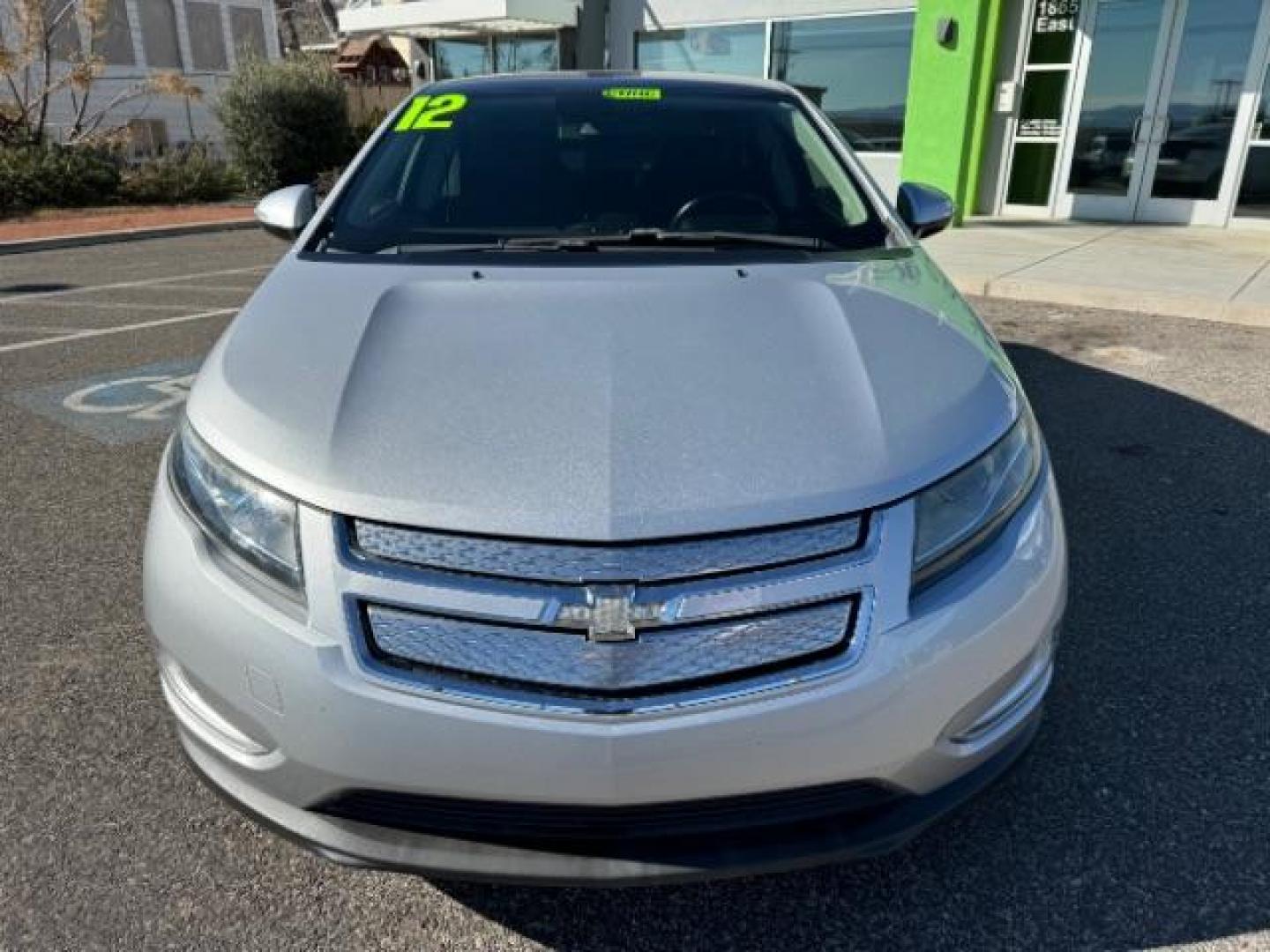 2012 Silver Ice Metallic /Jet Black and Ceramic White Cloth Interior Chevrolet Volt Premium w/ Navigation (1G1RD6E47CU) with an 1.4L L4 DOHC 16V PLUG-IN HYBRID engine, Continuously Variable Transmission transmission, located at 1865 East Red Hills Pkwy, St. George, 84770, (435) 628-0023, 37.120850, -113.543640 - Photo#3