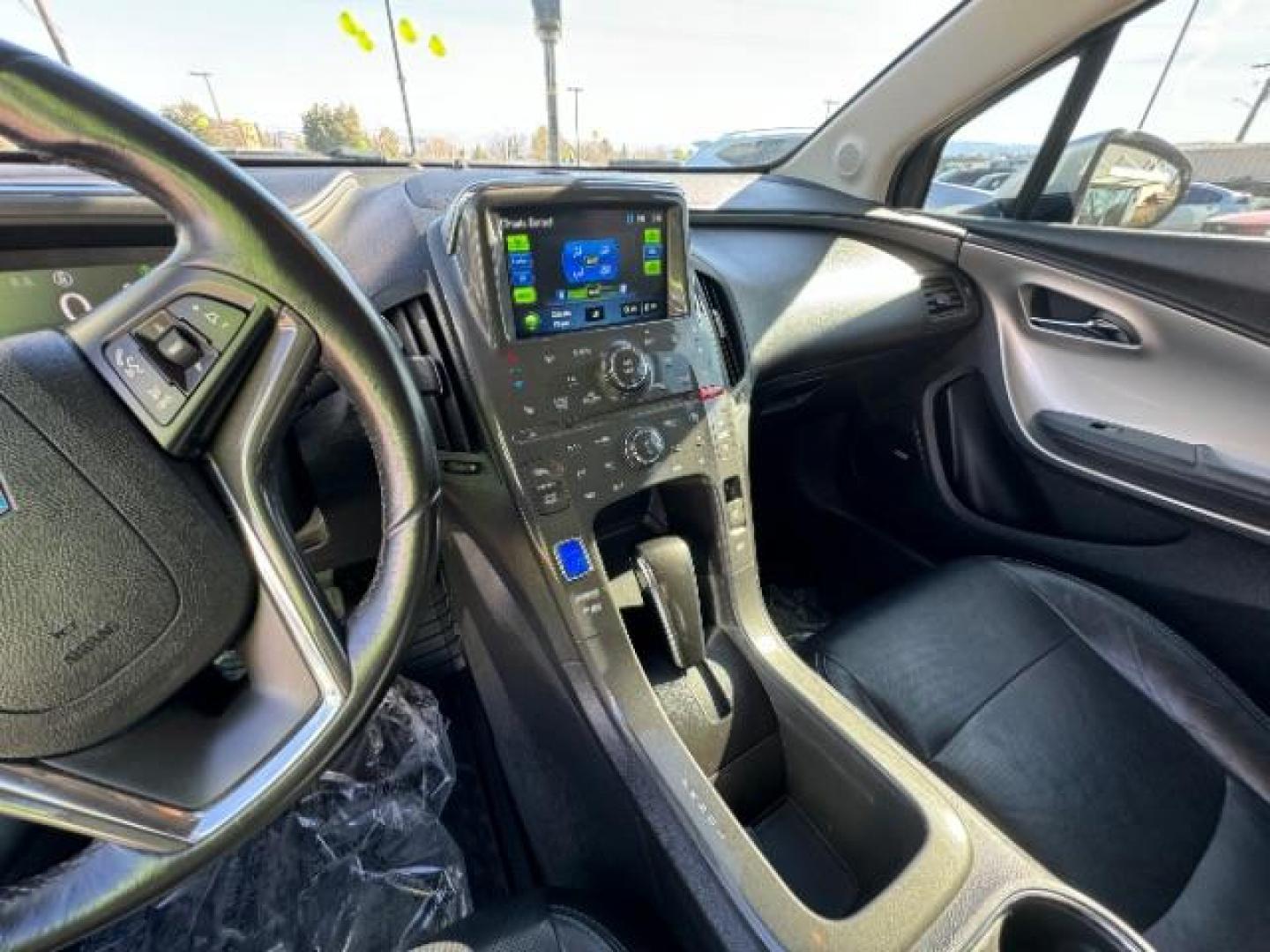 2012 Silver Ice Metallic /Jet Black and Ceramic White Cloth Interior Chevrolet Volt Premium w/ Navigation (1G1RD6E47CU) with an 1.4L L4 DOHC 16V PLUG-IN HYBRID engine, Continuously Variable Transmission transmission, located at 1865 East Red Hills Pkwy, St. George, 84770, (435) 628-0023, 37.120850, -113.543640 - Photo#19