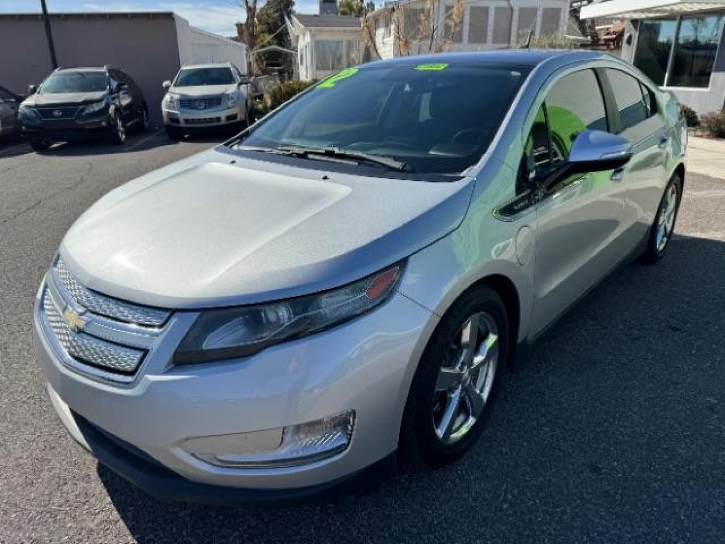 2012 Silver Ice Metallic /Jet Black and Ceramic White Cloth Interior Chevrolet Volt Premium w/ Navigation (1G1RD6E47CU) with an 1.4L L4 DOHC 16V PLUG-IN HYBRID engine, Continuously Variable Transmission transmission, located at 1865 East Red Hills Pkwy, St. George, 84770, (435) 628-0023, 37.120850, -113.543640 - We specialize in helping ALL people get the best financing available. No matter your credit score, good, bad or none we can get you an amazing rate. Had a bankruptcy, divorce, or repossessions? We give you the green light to get your credit back on the road. Low down and affordable payments that fit - Photo#4