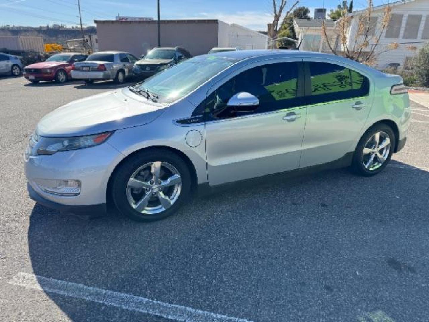 2012 Silver Ice Metallic /Jet Black and Ceramic White Cloth Interior Chevrolet Volt Premium w/ Navigation (1G1RD6E47CU) with an 1.4L L4 DOHC 16V PLUG-IN HYBRID engine, Continuously Variable Transmission transmission, located at 1865 East Red Hills Pkwy, St. George, 84770, (435) 628-0023, 37.120850, -113.543640 - We specialize in helping ALL people get the best financing available. No matter your credit score, good, bad or none we can get you an amazing rate. Had a bankruptcy, divorce, or repossessions? We give you the green light to get your credit back on the road. Low down and affordable payments that fit - Photo#5