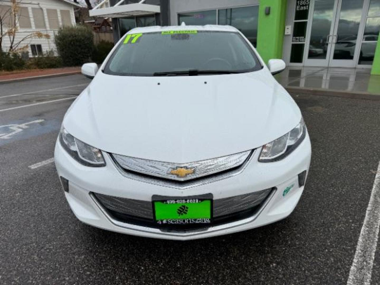 2017 Summit White /Jet Black/Jet Black, cloth Chevrolet Volt LT (1G1RC6S59HU) with an 1.5L L4 DOHC 16V PLUG-IN HYBRID engine, Continuously Variable Transmission transmission, located at 1865 East Red Hills Pkwy, St. George, 84770, (435) 628-0023, 37.120850, -113.543640 - Photo#3