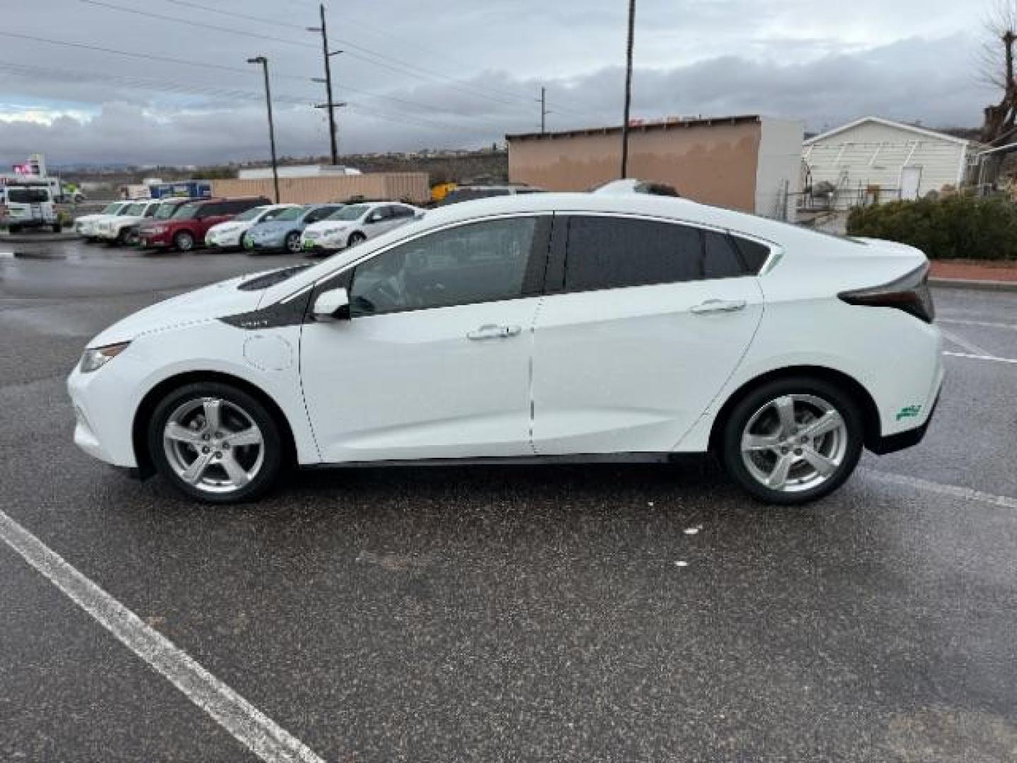 2017 Summit White /Jet Black/Jet Black, cloth Chevrolet Volt LT (1G1RC6S59HU) with an 1.5L L4 DOHC 16V PLUG-IN HYBRID engine, Continuously Variable Transmission transmission, located at 1865 East Red Hills Pkwy, St. George, 84770, (435) 628-0023, 37.120850, -113.543640 - ***This vehicle qualifies for the EV/Hybrid tax rebate of up to $4,000*** We are setup with the IRS to recieve direct payments within 72 hours. We file the rebate online with IRS and can credit it to your down payment, reduce the sales price OR give you cashback!! These cars will not last and can o - Photo#5