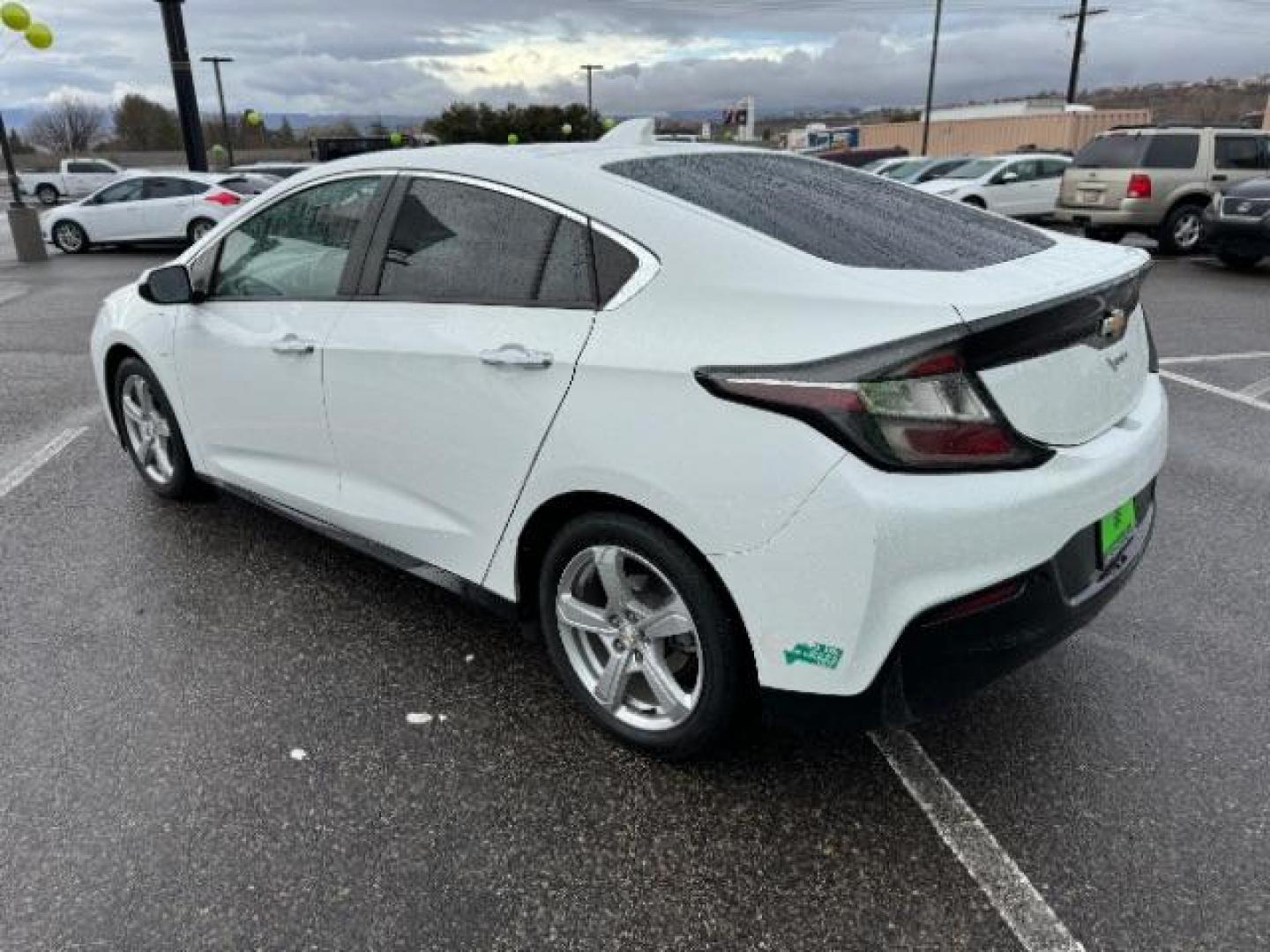 2017 Summit White /Jet Black/Jet Black, cloth Chevrolet Volt LT (1G1RC6S59HU) with an 1.5L L4 DOHC 16V PLUG-IN HYBRID engine, Continuously Variable Transmission transmission, located at 1865 East Red Hills Pkwy, St. George, 84770, (435) 628-0023, 37.120850, -113.543640 - ***This vehicle qualifies for the EV/Hybrid tax rebate of up to $4,000*** We are setup with the IRS to recieve direct payments within 72 hours. We file the rebate online with IRS and can credit it to your down payment, reduce the sales price OR give you cashback!! These cars will not last and can o - Photo#7