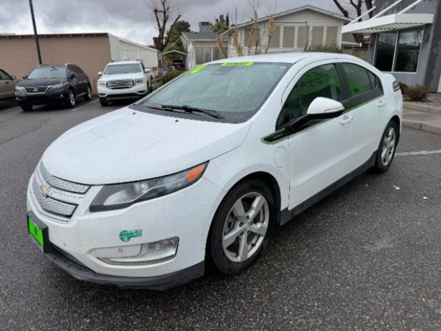 2014 White /Black Cloth Interior Chevrolet Volt Premium w/ Navigation and LEP (1G1RH6E47EU) with an 1.4L L4 DOHC 16V PLUG-IN HYBRID engine, Continuously Variable Transmission transmission, located at 1865 East Red Hills Pkwy, St. George, 84770, (435) 628-0023, 37.120850, -113.543640 - We specialize in helping ALL people get the best financing available. No matter your credit score, good, bad or none we can get you an amazing rate. Had a bankruptcy, divorce, or repossessions? We give you the green light to get your credit back on the road. Low down and affordable payments that fit - Photo#4