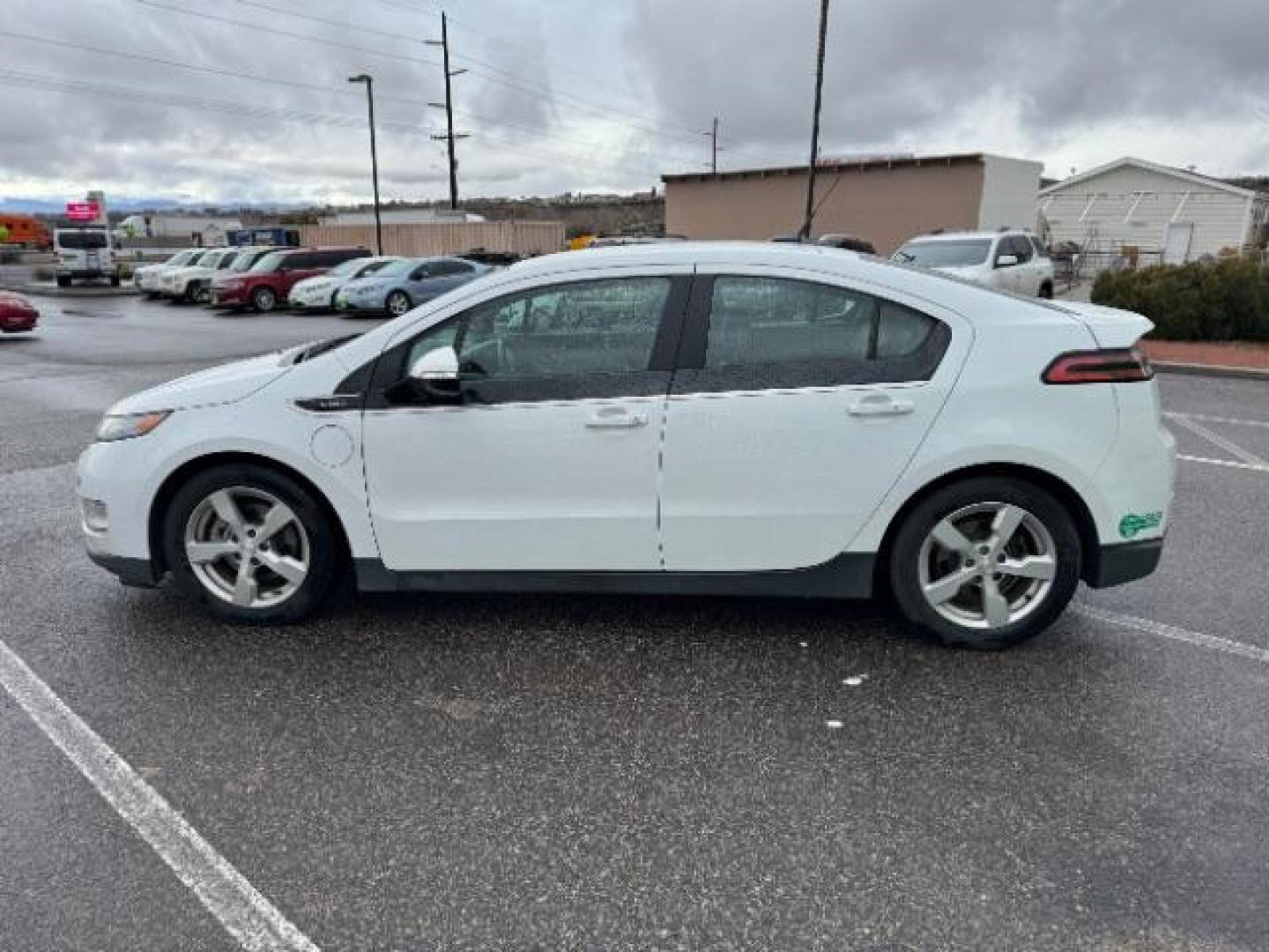 2014 White /Black Cloth Interior Chevrolet Volt Premium w/ Navigation and LEP (1G1RH6E47EU) with an 1.4L L4 DOHC 16V PLUG-IN HYBRID engine, Continuously Variable Transmission transmission, located at 1865 East Red Hills Pkwy, St. George, 84770, (435) 628-0023, 37.120850, -113.543640 - We specialize in helping ALL people get the best financing available. No matter your credit score, good, bad or none we can get you an amazing rate. Had a bankruptcy, divorce, or repossessions? We give you the green light to get your credit back on the road. Low down and affordable payments that fit - Photo#6