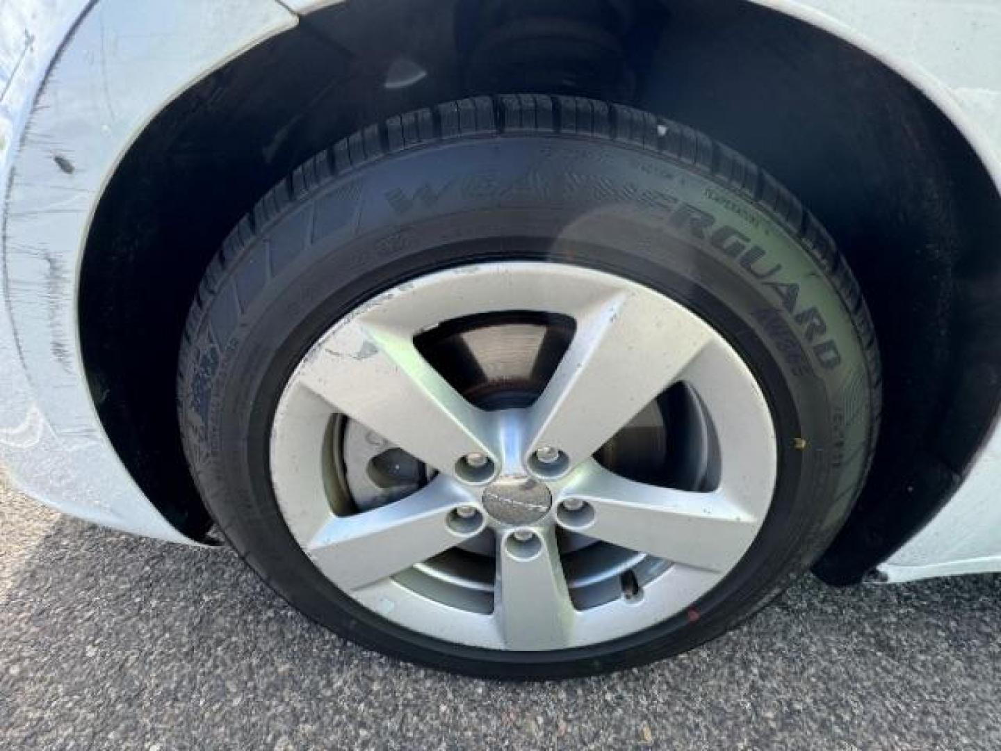 2016 White /Black, premium cloth Dodge Dart SXT (1C3CDFBB9GD) with an 2.4L L4 DOHC 16V engine, 6-Speed Automatic transmission, located at 940 North Main Street, Cedar City, UT, 84720, (435) 628-0023, 37.692936, -113.061897 - Photo#15