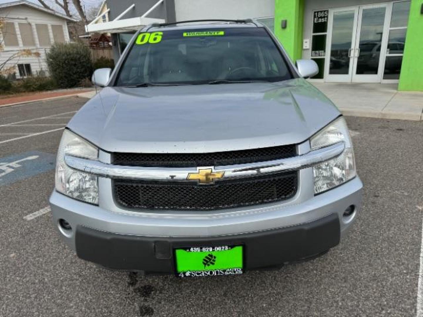 2006 Galaxy Silver Metallic /Light Gray Cloth Interior Chevrolet Equinox LT AWD (2CNDL73F366) with an 3.4L V6 OHV 12V engine, 5-Speed Automatic transmission, located at 1865 East Red Hills Pkwy, St. George, 84770, (435) 628-0023, 37.120850, -113.543640 - Photo#2