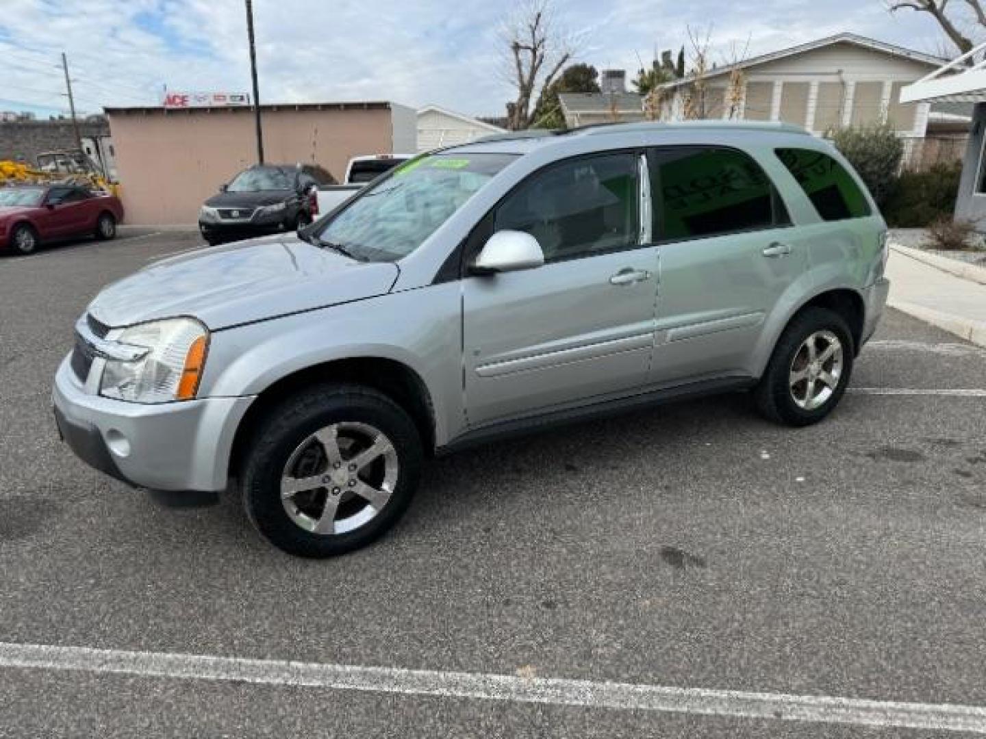 2006 Galaxy Silver Metallic /Light Gray Cloth Interior Chevrolet Equinox LT AWD (2CNDL73F366) with an 3.4L V6 OHV 12V engine, 5-Speed Automatic transmission, located at 1865 East Red Hills Pkwy, St. George, 84770, (435) 628-0023, 37.120850, -113.543640 - Photo#4