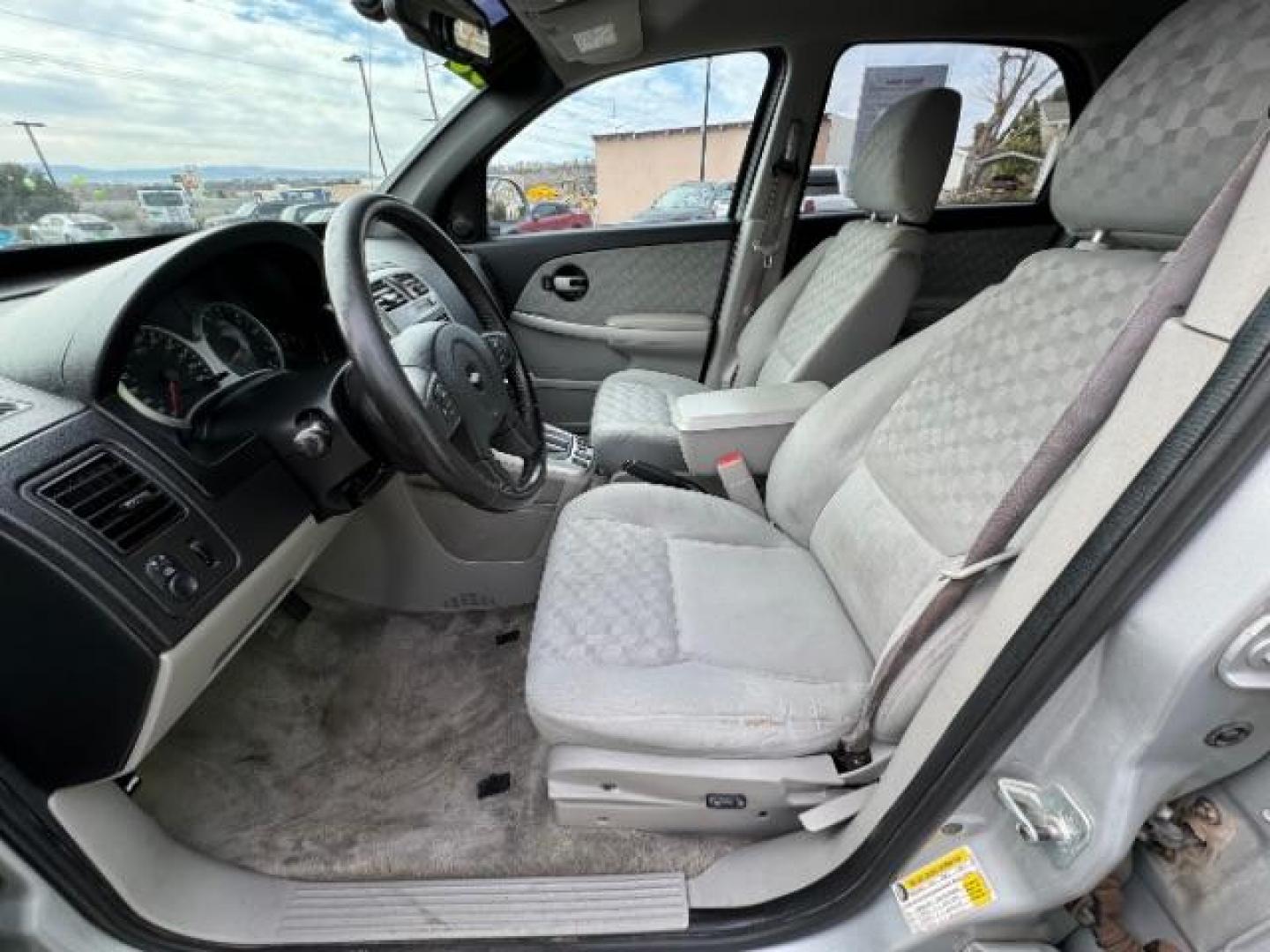 2006 Galaxy Silver Metallic /Light Gray Cloth Interior Chevrolet Equinox LT AWD (2CNDL73F366) with an 3.4L V6 OHV 12V engine, 5-Speed Automatic transmission, located at 1865 East Red Hills Pkwy, St. George, 84770, (435) 628-0023, 37.120850, -113.543640 - Photo#18