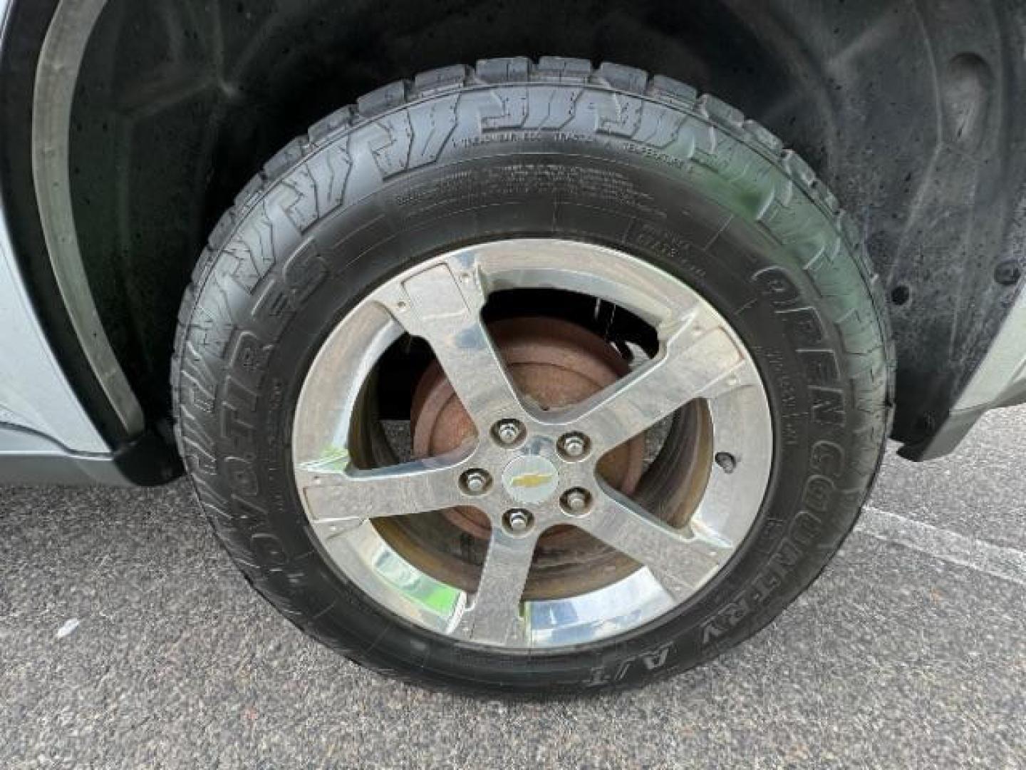 2006 Galaxy Silver Metallic /Light Gray Cloth Interior Chevrolet Equinox LT AWD (2CNDL73F366) with an 3.4L V6 OHV 12V engine, 5-Speed Automatic transmission, located at 1865 East Red Hills Pkwy, St. George, 84770, (435) 628-0023, 37.120850, -113.543640 - We specialize in helping ALL people get the best financing available. No matter your credit score, good, bad or none we can get you an amazing rate. Had a bankruptcy, divorce, or repossessions? We give you the green light to get your credit back on the road. Low down and affordable payments that fit - Photo#14