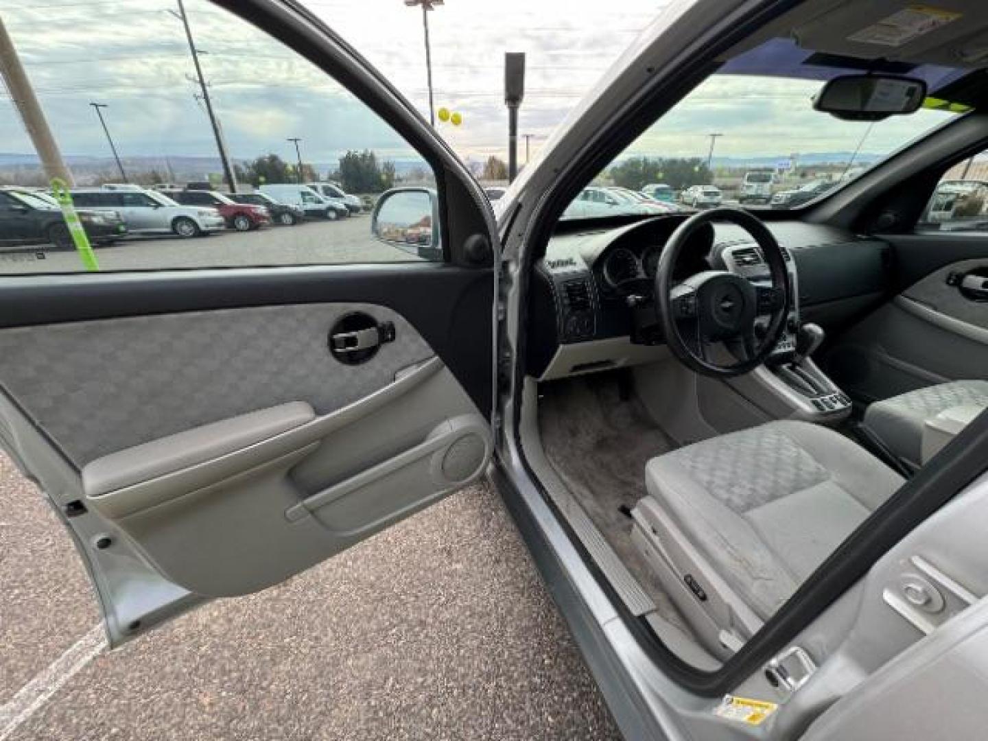 2006 Galaxy Silver Metallic /Light Gray Cloth Interior Chevrolet Equinox LT AWD (2CNDL73F366) with an 3.4L V6 OHV 12V engine, 5-Speed Automatic transmission, located at 1865 East Red Hills Pkwy, St. George, 84770, (435) 628-0023, 37.120850, -113.543640 - We specialize in helping ALL people get the best financing available. No matter your credit score, good, bad or none we can get you an amazing rate. Had a bankruptcy, divorce, or repossessions? We give you the green light to get your credit back on the road. Low down and affordable payments that fit - Photo#16