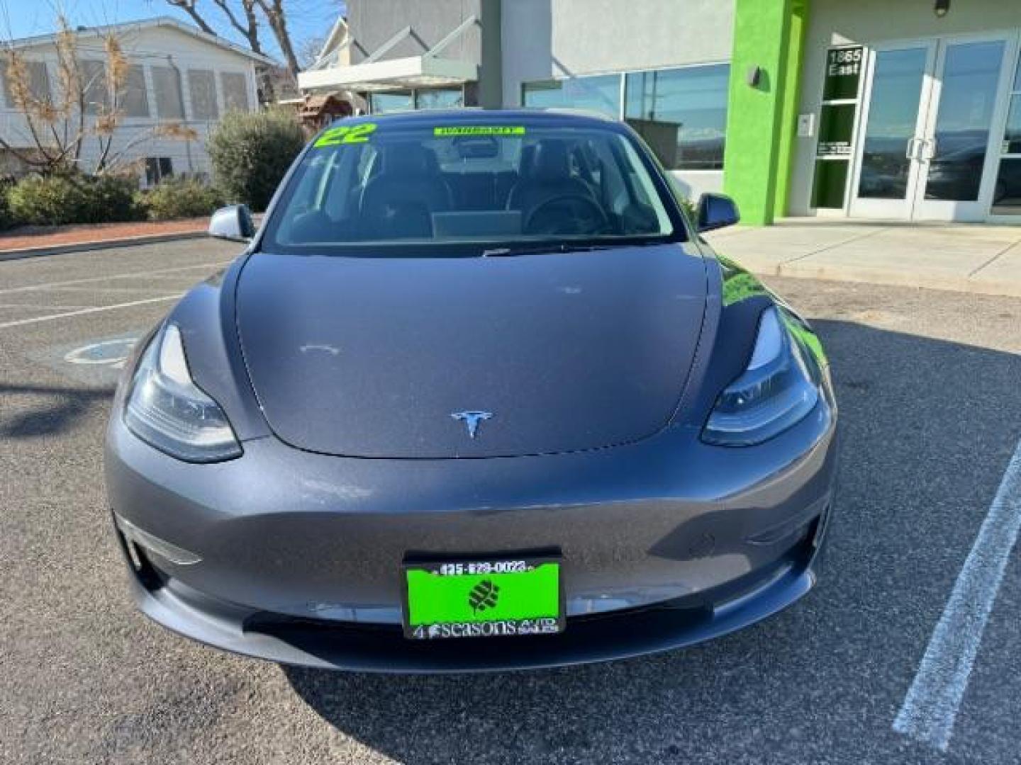 2022 Midnight Silver Metallic /All Black Tesla Model 3 Standard Range Plus (5YJ3E1EA3NF) with an ELECTRIC engine, 1-Speed Automatic transmission, located at 1865 East Red Hills Pkwy, St. George, 84770, (435) 628-0023, 37.120850, -113.543640 - Very clean model 3 with LFP battery. (Lithium Ion is the new Tesla battery technology that is meant to be fully charged daily) Currently gets 260 miles on full charge. The battery and drive motor still have 100k mile factory warranty. Extended battery warranty available. ****THIS CAR QUALIFIES FOR - Photo#3