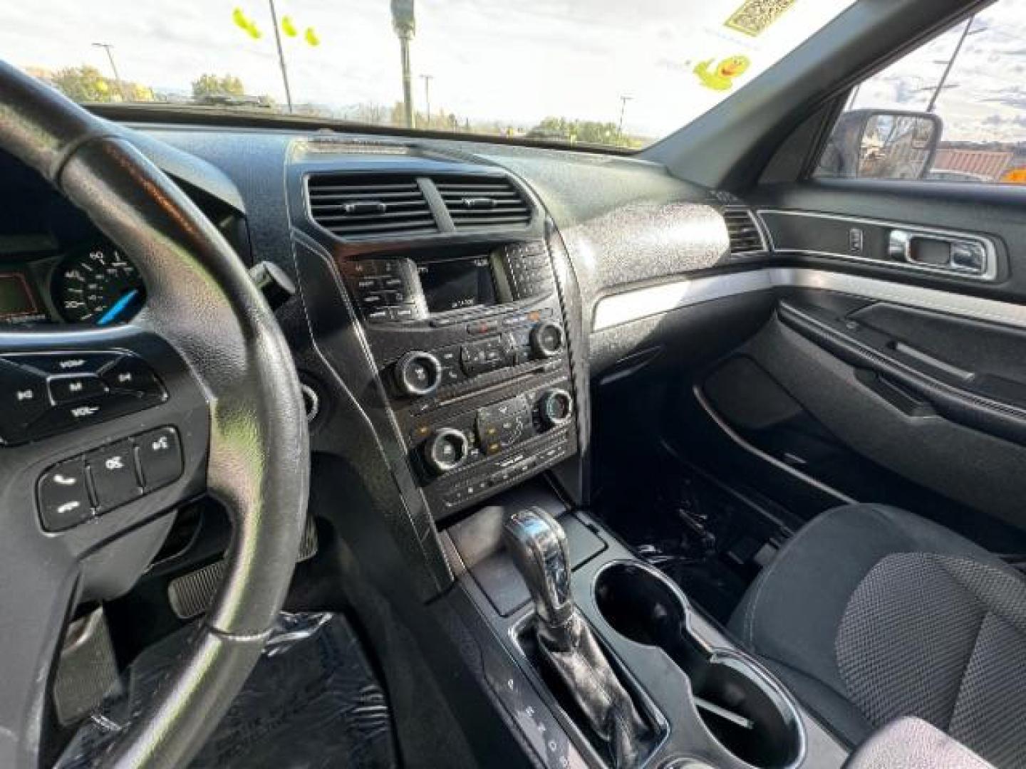 2016 Ingot Silver /Ebony Black, cloth Ford Explorer XLT 4WD (1FM5K8D81GG) with an 3.5L V6 DOHC 24V engine, 6-Speed Automatic transmission, located at 940 North Main Street, Cedar City, UT, 84720, (435) 628-0023, 37.692936, -113.061897 - Photo#21