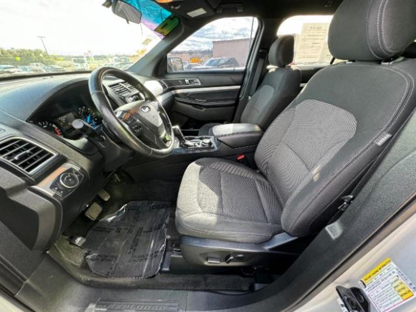 2016 Ingot Silver /Ebony Black, cloth Ford Explorer XLT 4WD (1FM5K8D81GG) with an 3.5L V6 DOHC 24V engine, 6-Speed Automatic transmission, located at 940 North Main Street, Cedar City, UT, 84720, (435) 628-0023, 37.692936, -113.061897 - Photo#19