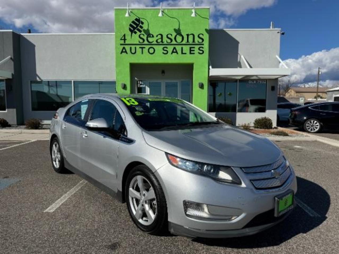 2013 Silver /Black Interior Chevrolet Volt Standard w/ LEP (1G1RE6E43DU) with an 1.4L L4 DOHC 16V PLUG-IN HYBRID engine, Continuously Variable Transmission transmission, located at 1865 East Red Hills Pkwy, St. George, 84770, (435) 628-0023, 37.120850, -113.543640 - Photo#1