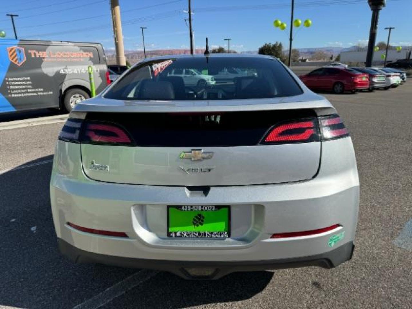 2013 Silver /Black Interior Chevrolet Volt Standard w/ LEP (1G1RE6E43DU) with an 1.4L L4 DOHC 16V PLUG-IN HYBRID engine, Continuously Variable Transmission transmission, located at 1865 East Red Hills Pkwy, St. George, 84770, (435) 628-0023, 37.120850, -113.543640 - Photo#8