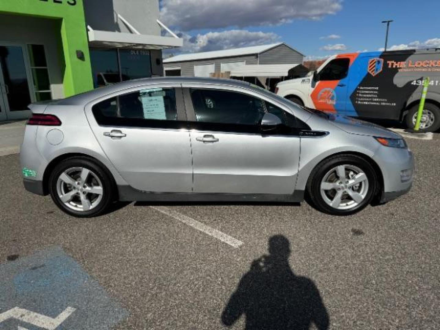 2013 Silver /Black Interior Chevrolet Volt Standard w/ LEP (1G1RE6E43DU) with an 1.4L L4 DOHC 16V PLUG-IN HYBRID engine, Continuously Variable Transmission transmission, located at 1865 East Red Hills Pkwy, St. George, 84770, (435) 628-0023, 37.120850, -113.543640 - Photo#11