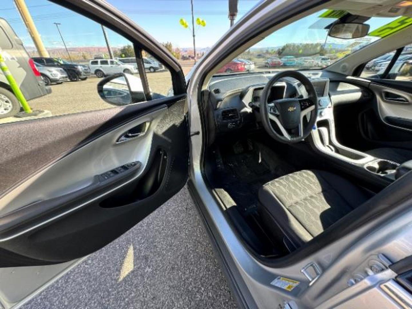 2013 Silver /Black Interior Chevrolet Volt Standard w/ LEP (1G1RE6E43DU) with an 1.4L L4 DOHC 16V PLUG-IN HYBRID engine, Continuously Variable Transmission transmission, located at 1865 East Red Hills Pkwy, St. George, 84770, (435) 628-0023, 37.120850, -113.543640 - Photo#17