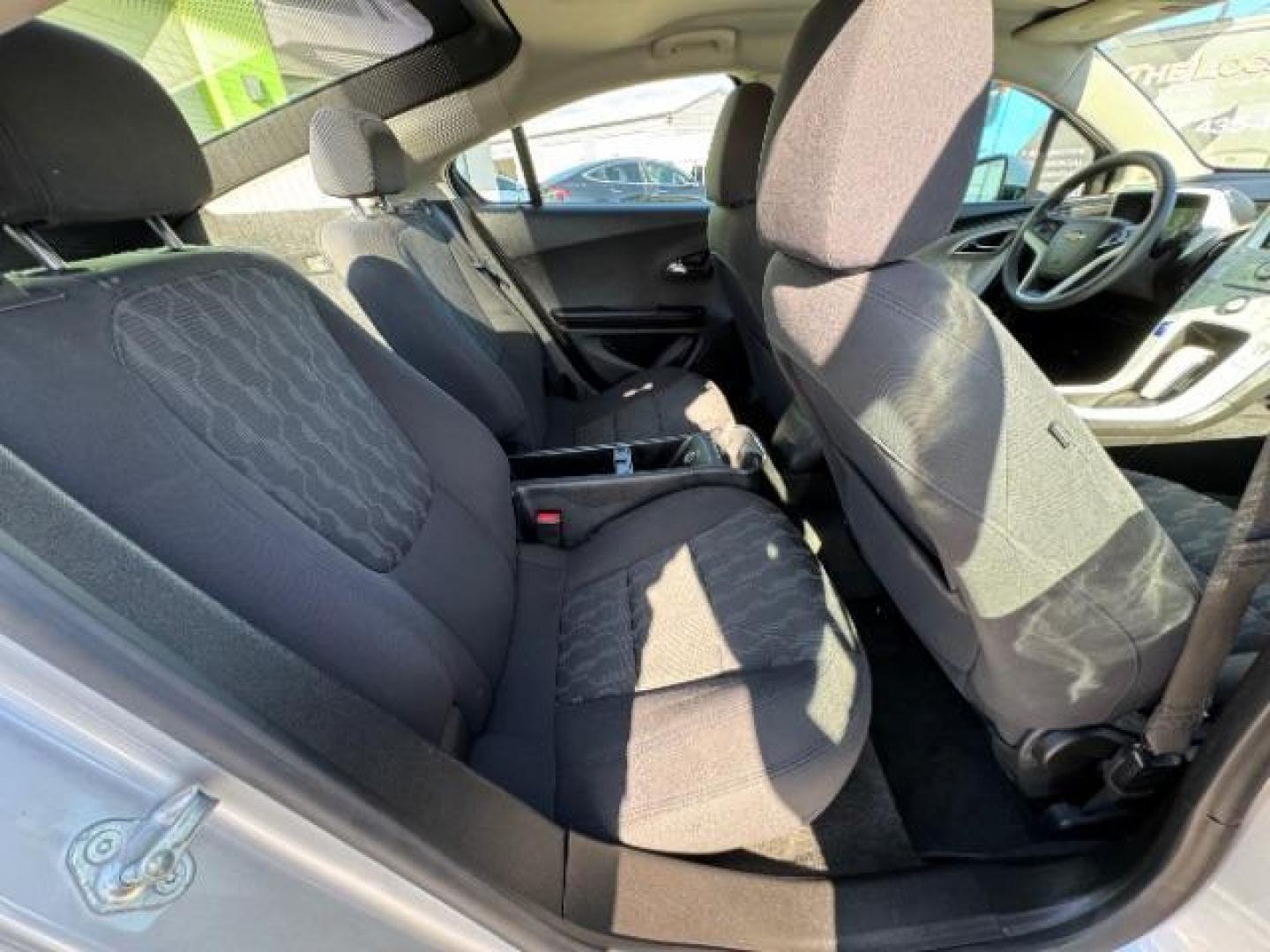 2013 Silver /Black Interior Chevrolet Volt Standard w/ LEP (1G1RE6E43DU) with an 1.4L L4 DOHC 16V PLUG-IN HYBRID engine, Continuously Variable Transmission transmission, located at 1865 East Red Hills Pkwy, St. George, 84770, (435) 628-0023, 37.120850, -113.543640 - Photo#30