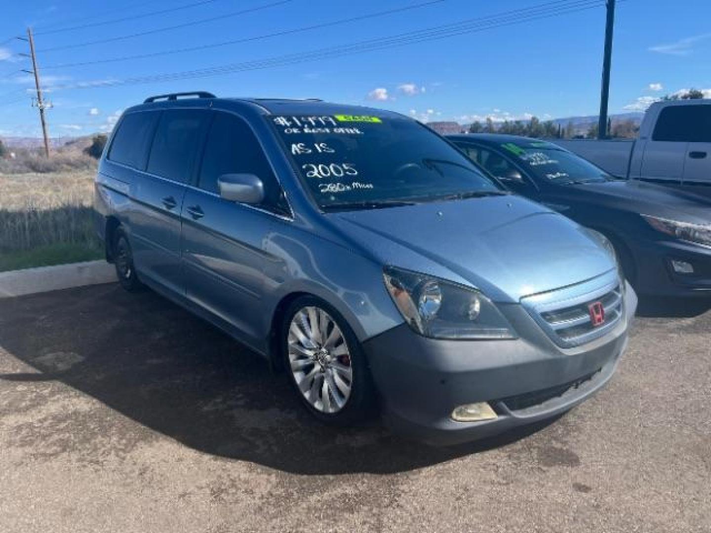 2005 Ocean Mist Metallic Honda Odyssey EX w/ Leather DVD (5FNRL38765B) with an 3.5L V6 SOHC 24V engine, 5-Speed Automatic transmission, located at 1865 East Red Hills Pkwy, St. George, 84770, (435) 628-0023, 37.120850, -113.543640 - Photo#2