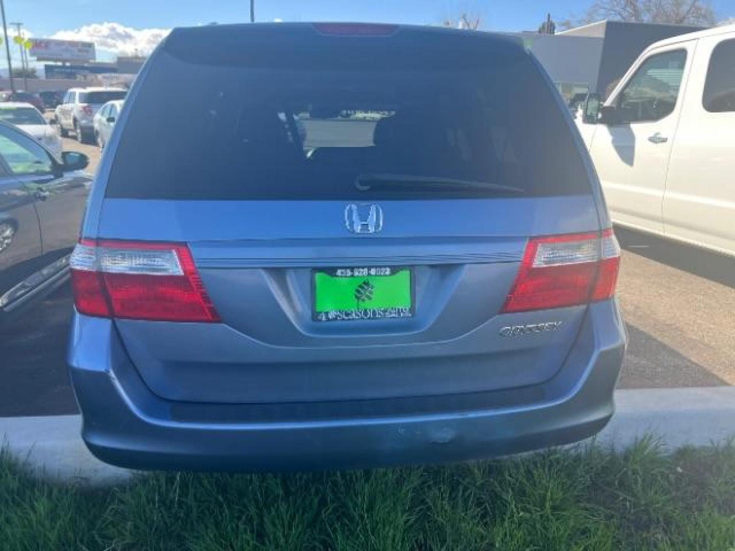 2005 Ocean Mist Metallic Honda Odyssey EX w/ Leather DVD (5FNRL38765B) with an 3.5L V6 SOHC 24V engine, 5-Speed Automatic transmission, located at 1865 East Red Hills Pkwy, St. George, 84770, (435) 628-0023, 37.120850, -113.543640 - Photo#4